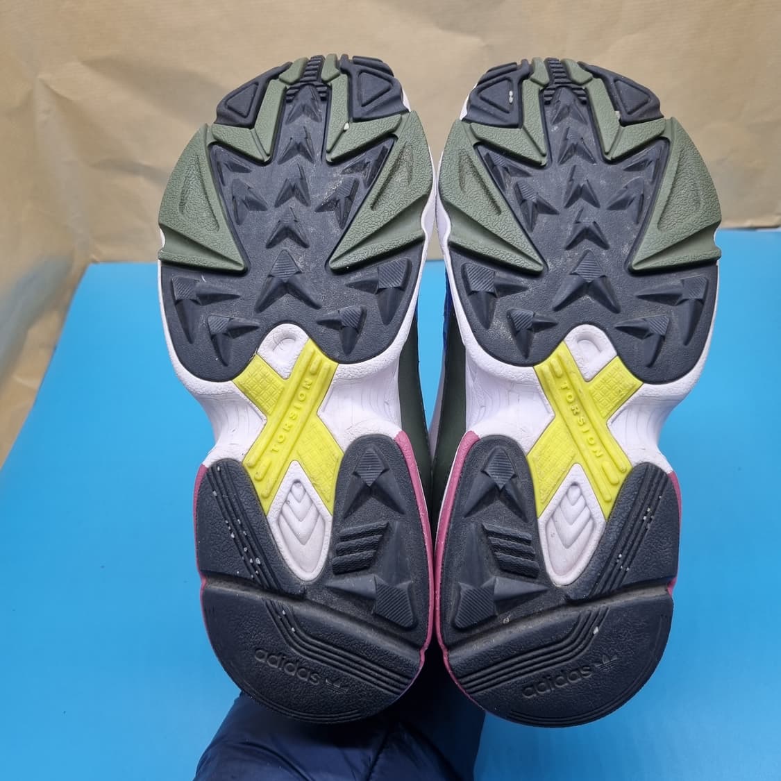 아디다스 팔콘 흰파 운동화 230 상품이미지3