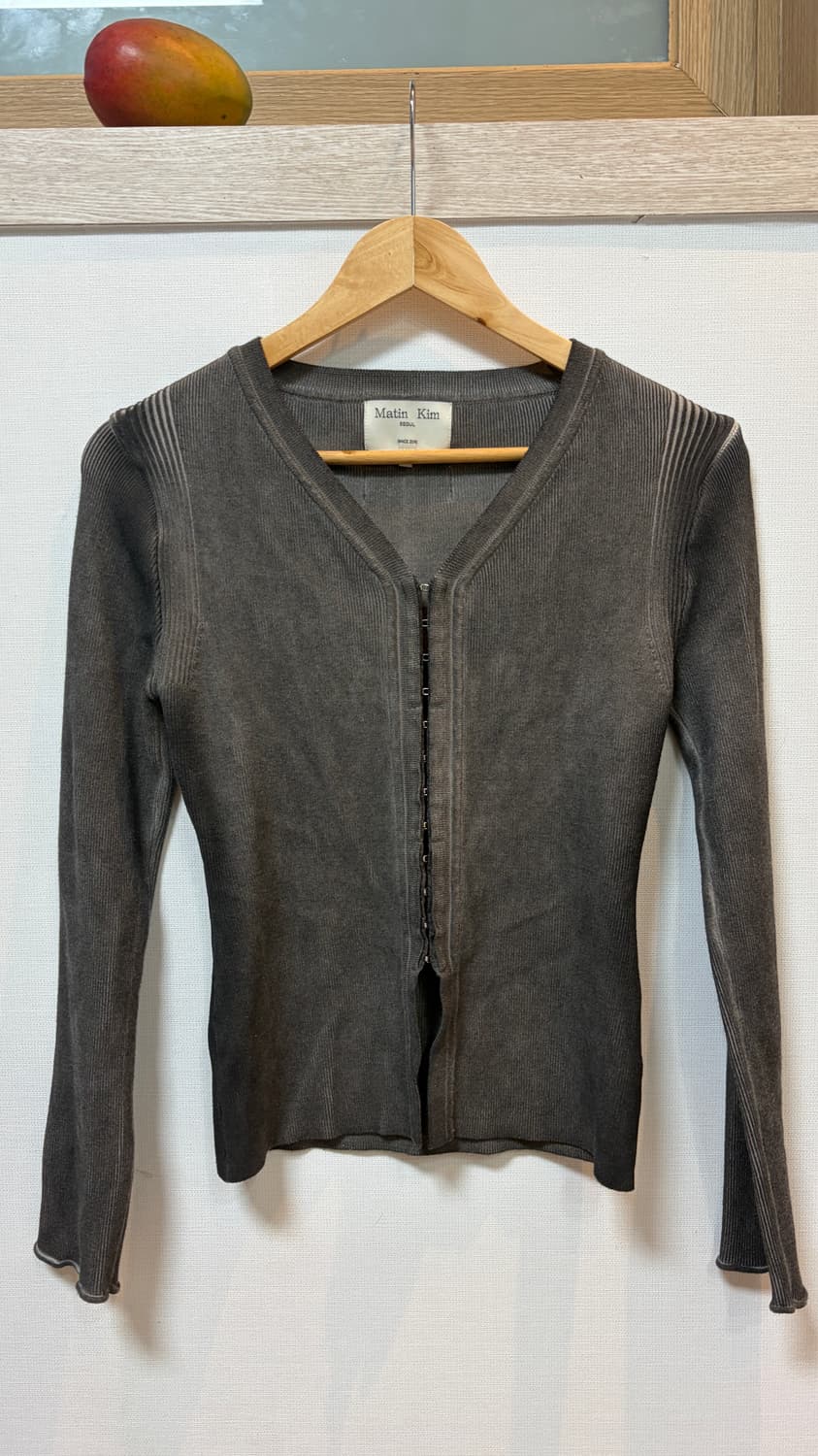 matin kim 마뗑킴 빈티지 다잉 후크 가디건 차콜 상품이미지2