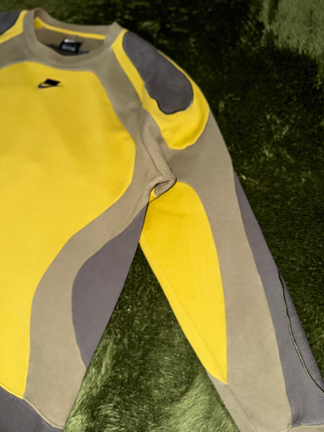 [L] 나이키 NSW 바디맵 패널 디테일 스웻셔츠 상품이미지4