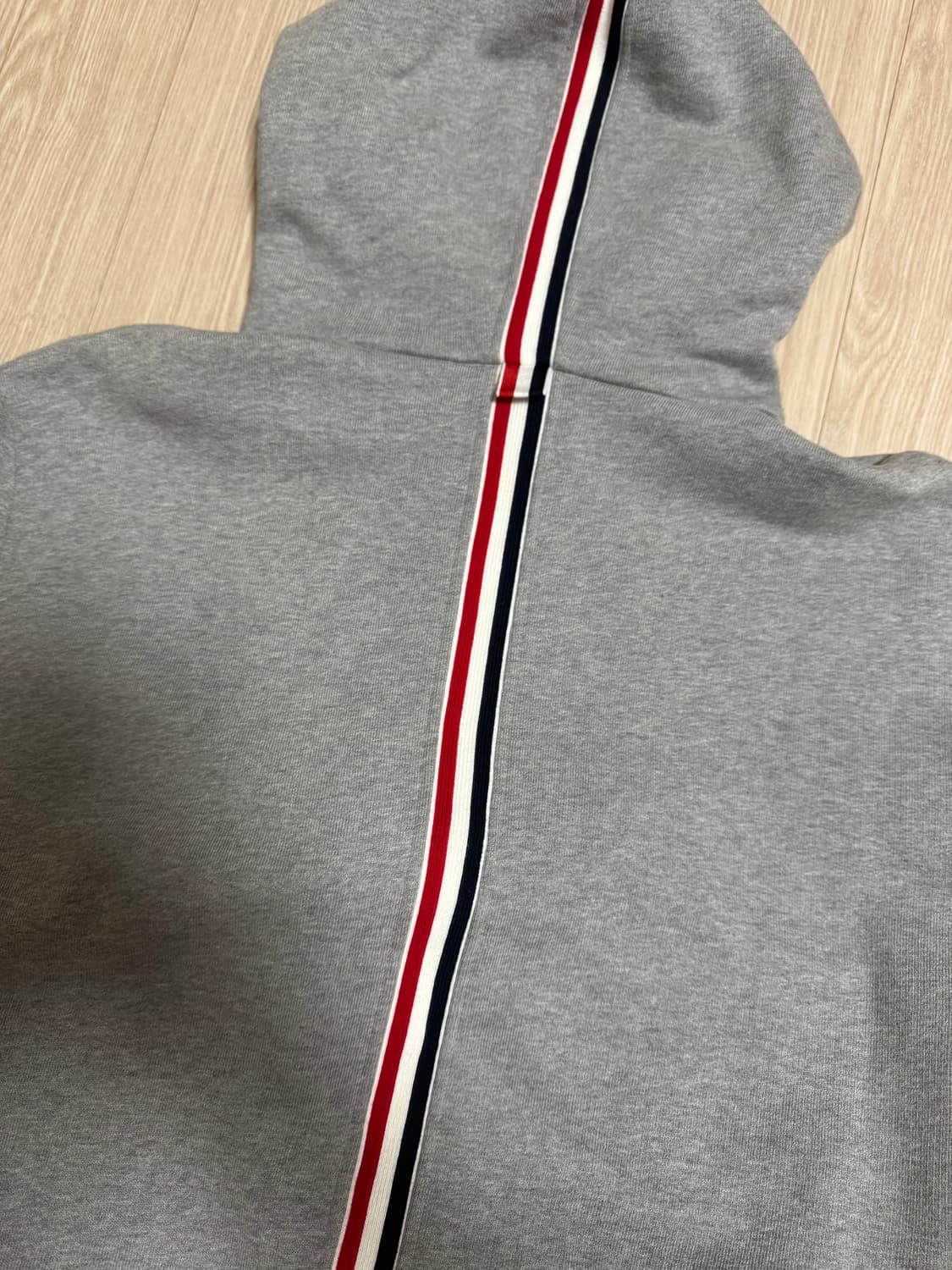 톰브라운 백삼선 스프라이트 후드집업 3사이즈 그레이컬러 상품이미지4