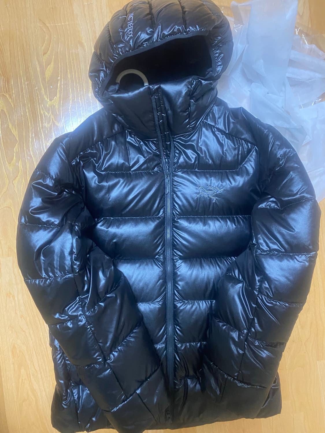 아크테릭스 새륨sv 블랙유광후디 s새상품(100-105) 상품이미지6