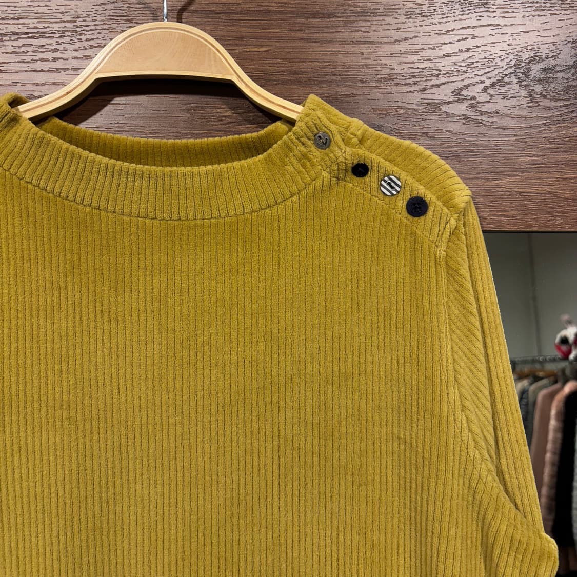 빈티지 버튼 포인트 올리브 코듀로이 벨벳 니트 티셔츠 상품이미지5