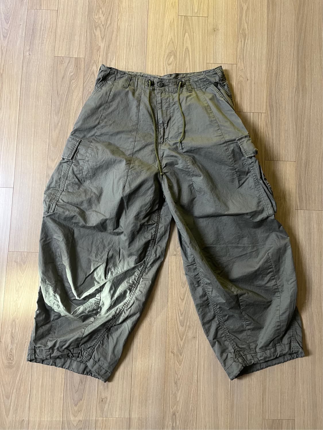 니들스 NS236 HD BDU 와이드 카고 팬츠 올리브컬러 상품이미지2