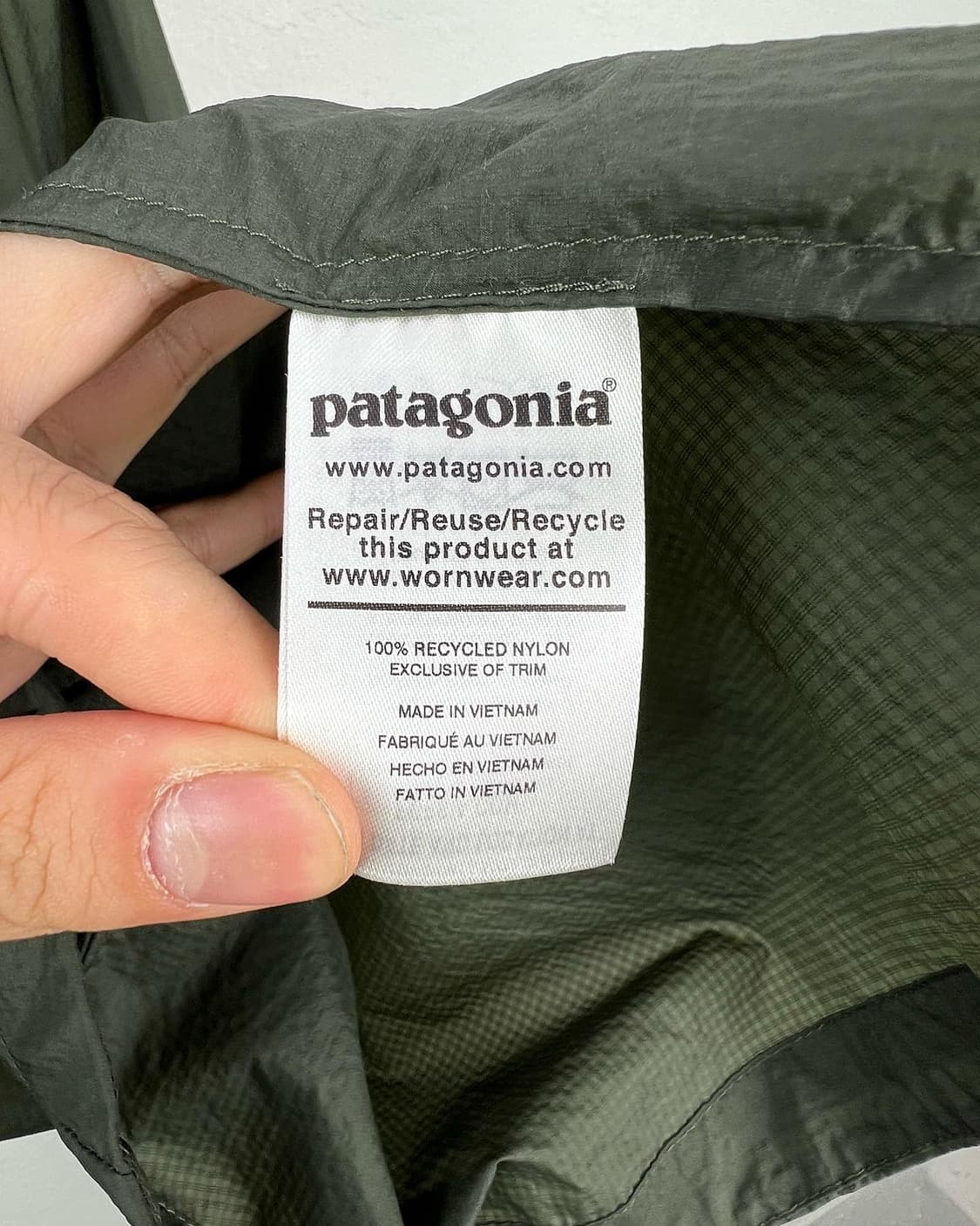 파타고니아 다크그린 로고 라이트 나일론 집업  상품이미지7