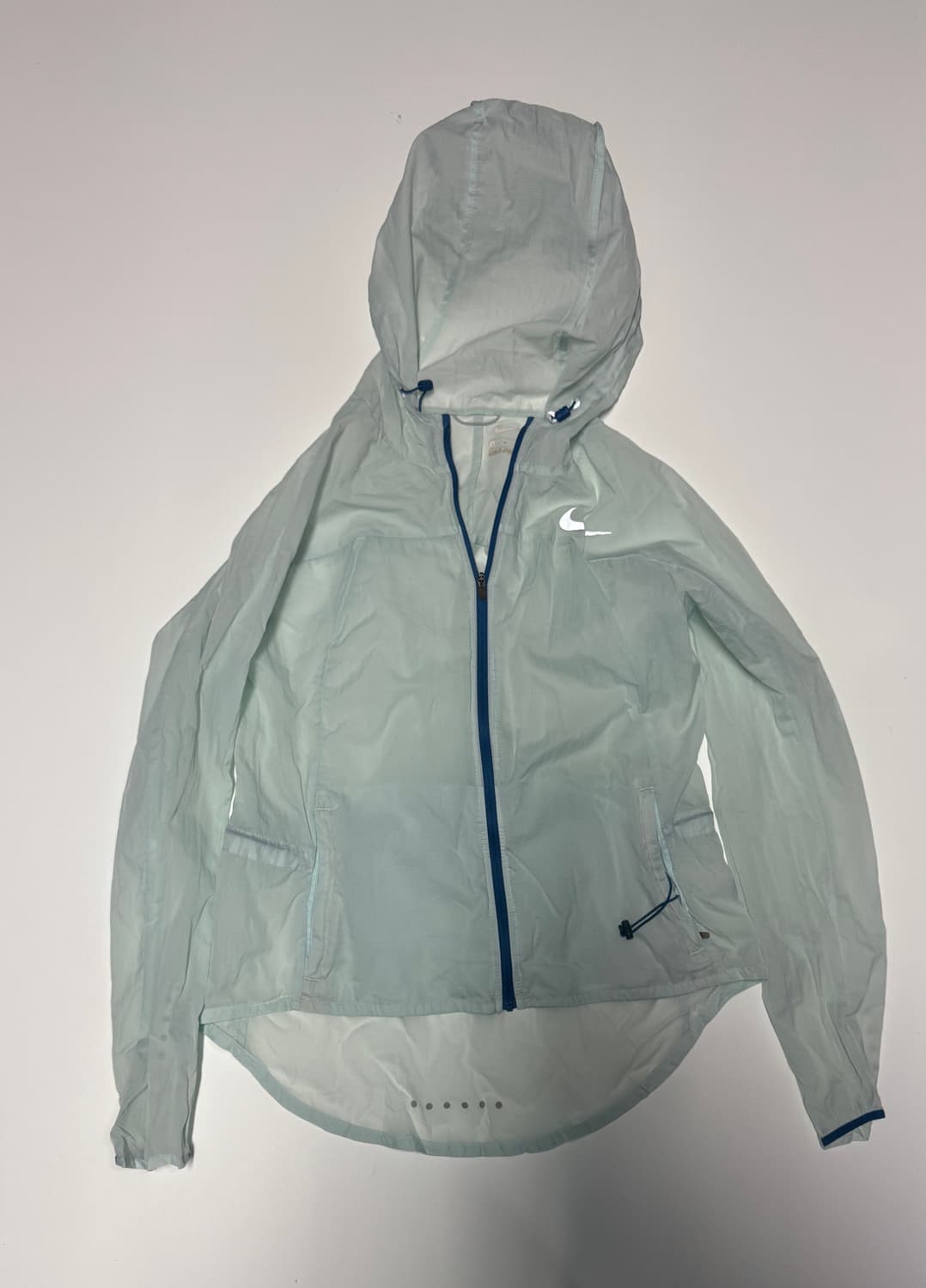 여성 나이키 러닝 가벼운 후드 바람막이 상품이미지1