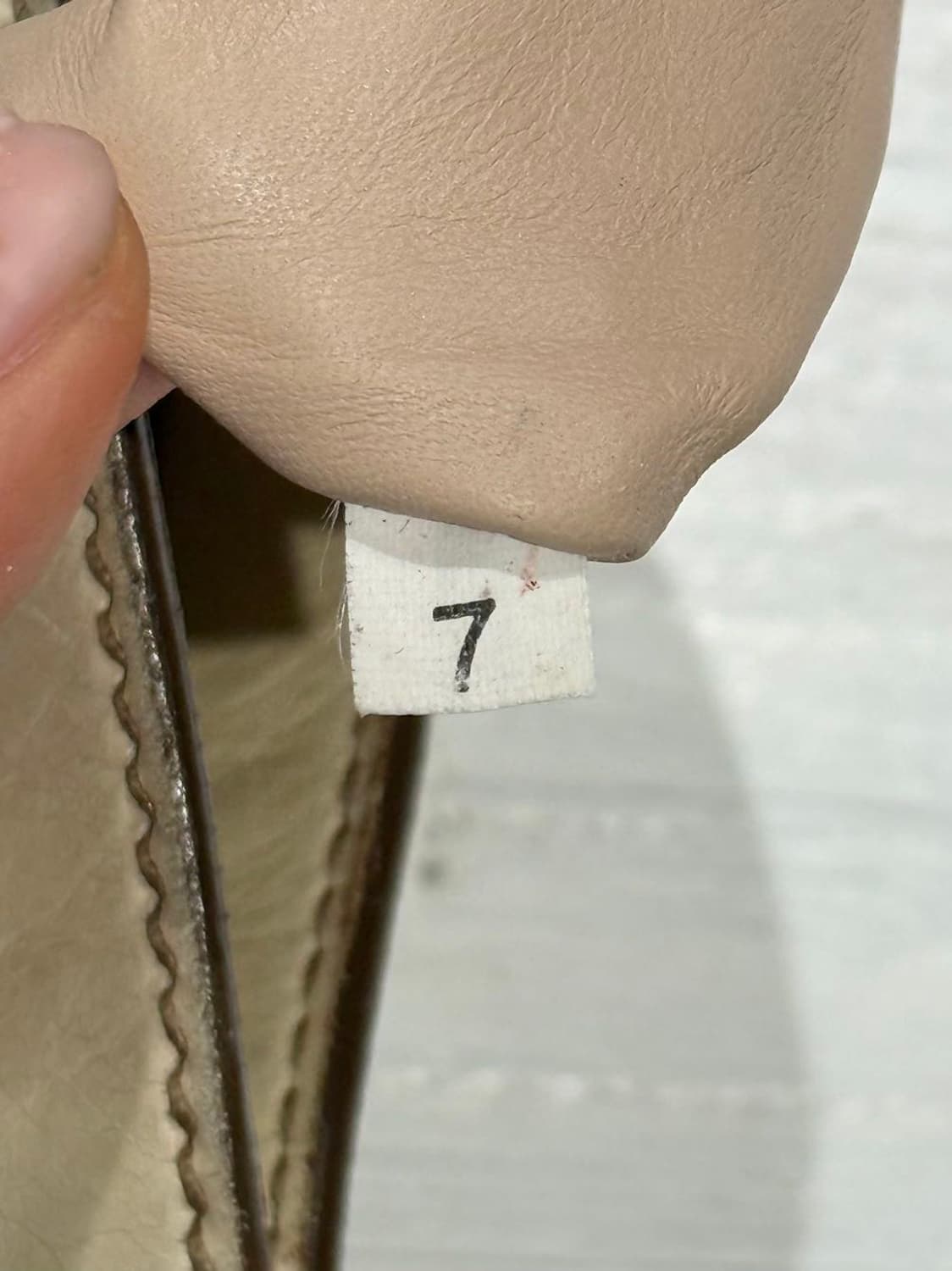 프라다 아이보리 비텔로 레더 이스트웨스트 체인백 상품이미지9