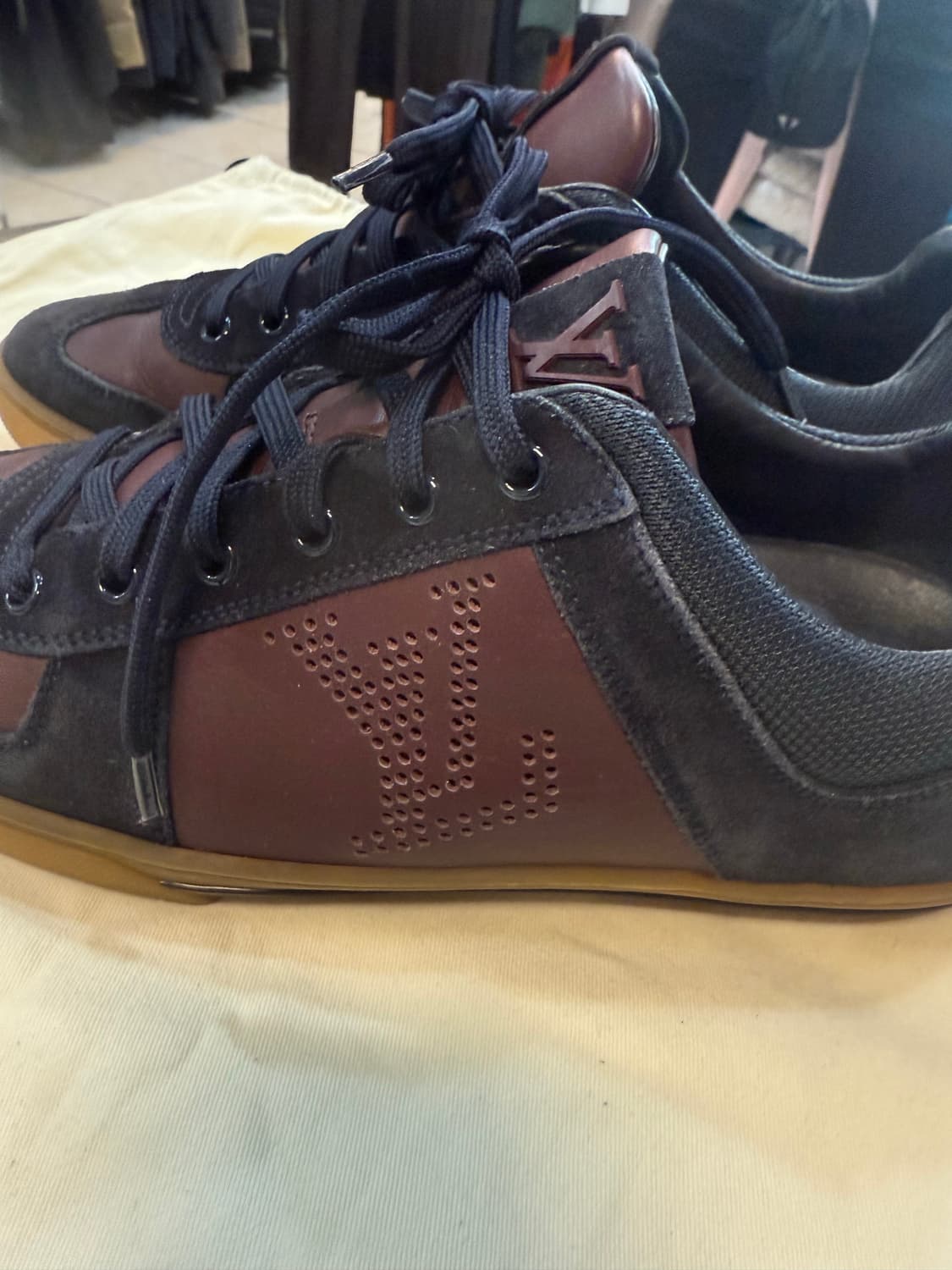 6/260 정품 루이비통 드림온 스니커즈 팝니다 상품이미지3