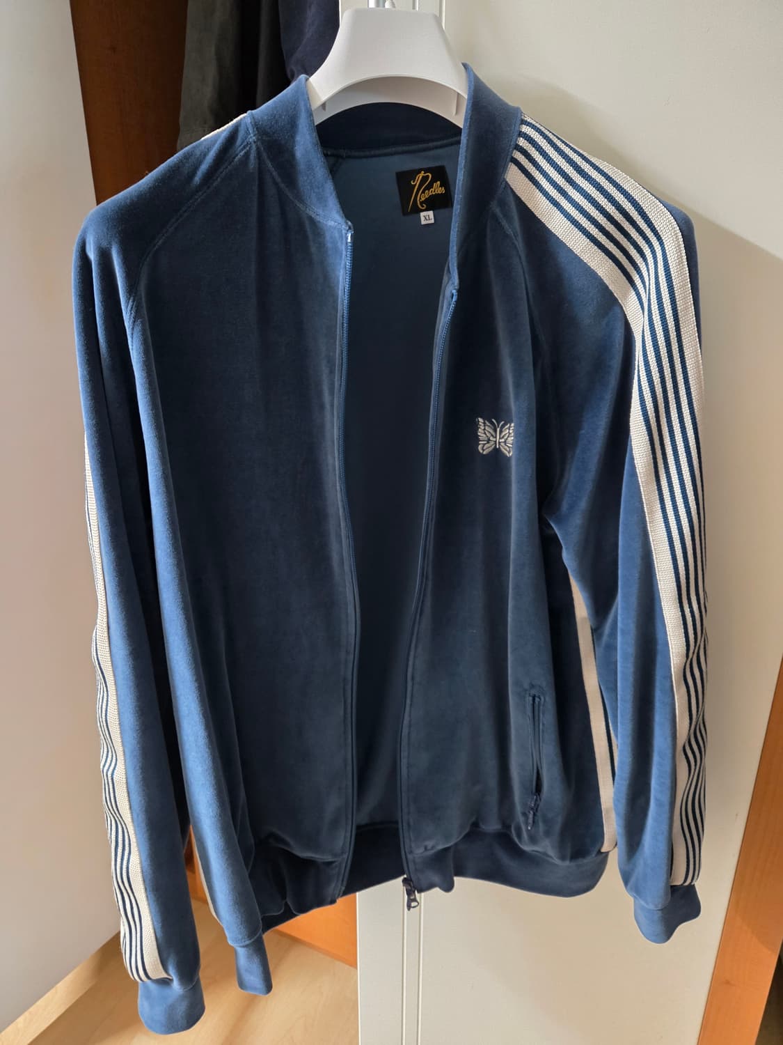 니들스 트랙자켓 벨벳 벨루어 마린 블루 XL사이즈 팔아요 상품이미지2