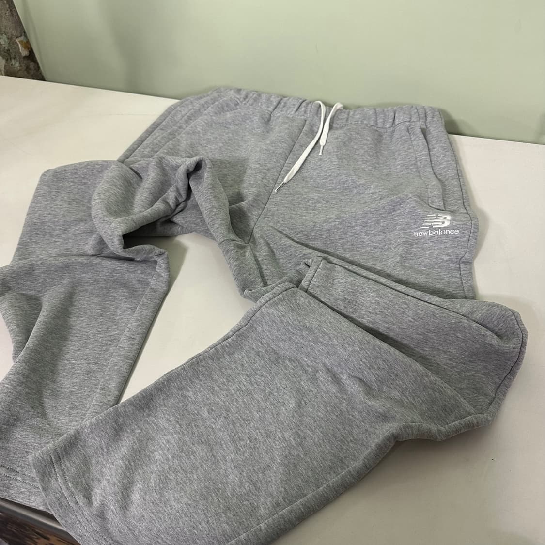 XL 뉴발란스 기본로고 그레이 밴딩 스웻팬츠 상품이미지2