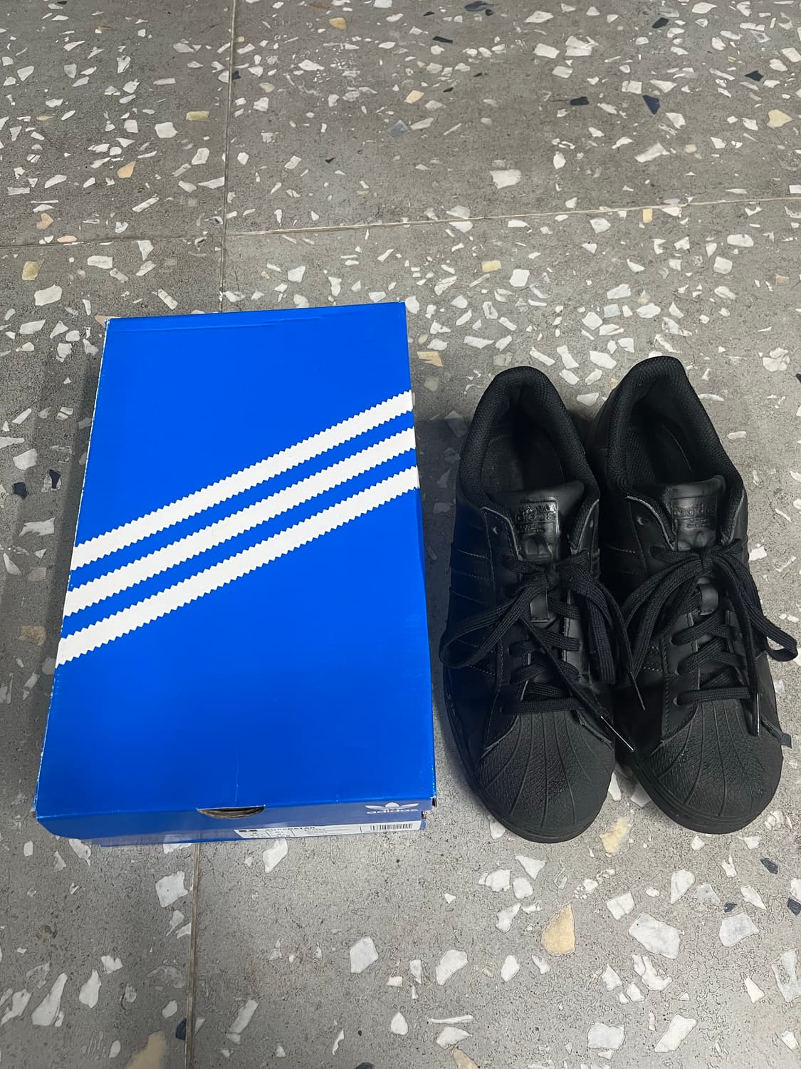 아디다스 슈퍼스타 올블랙  상품이미지1