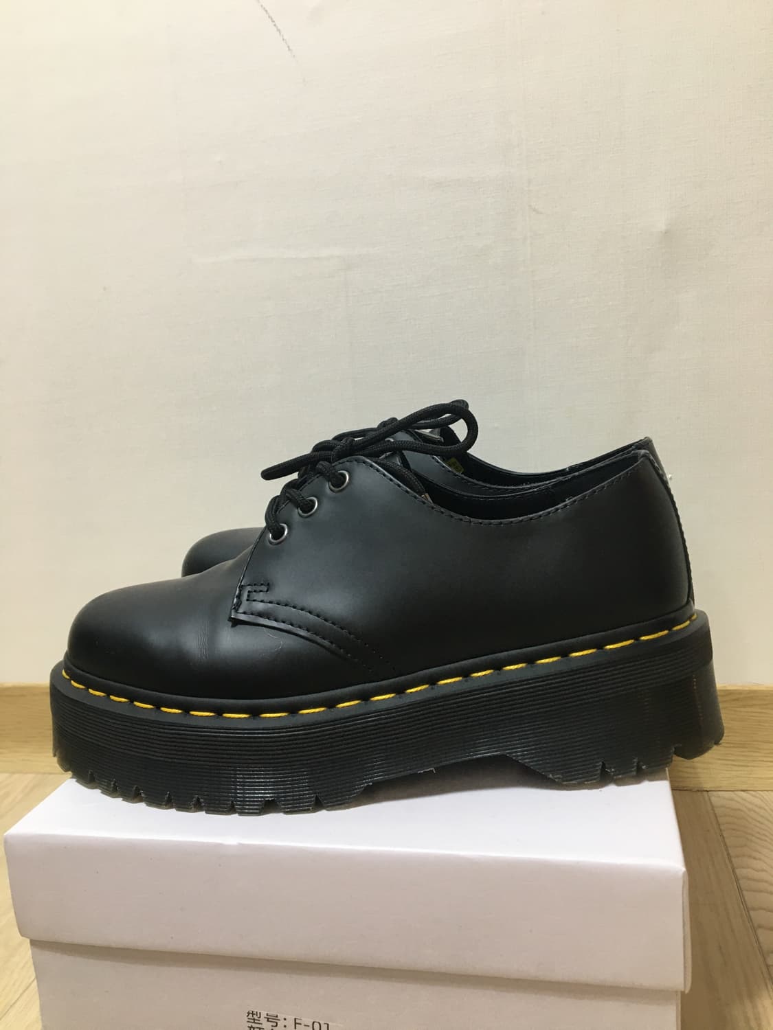 1461 쿼드 블랙 폴리시드 스무스 / 25567001 상품이미지2