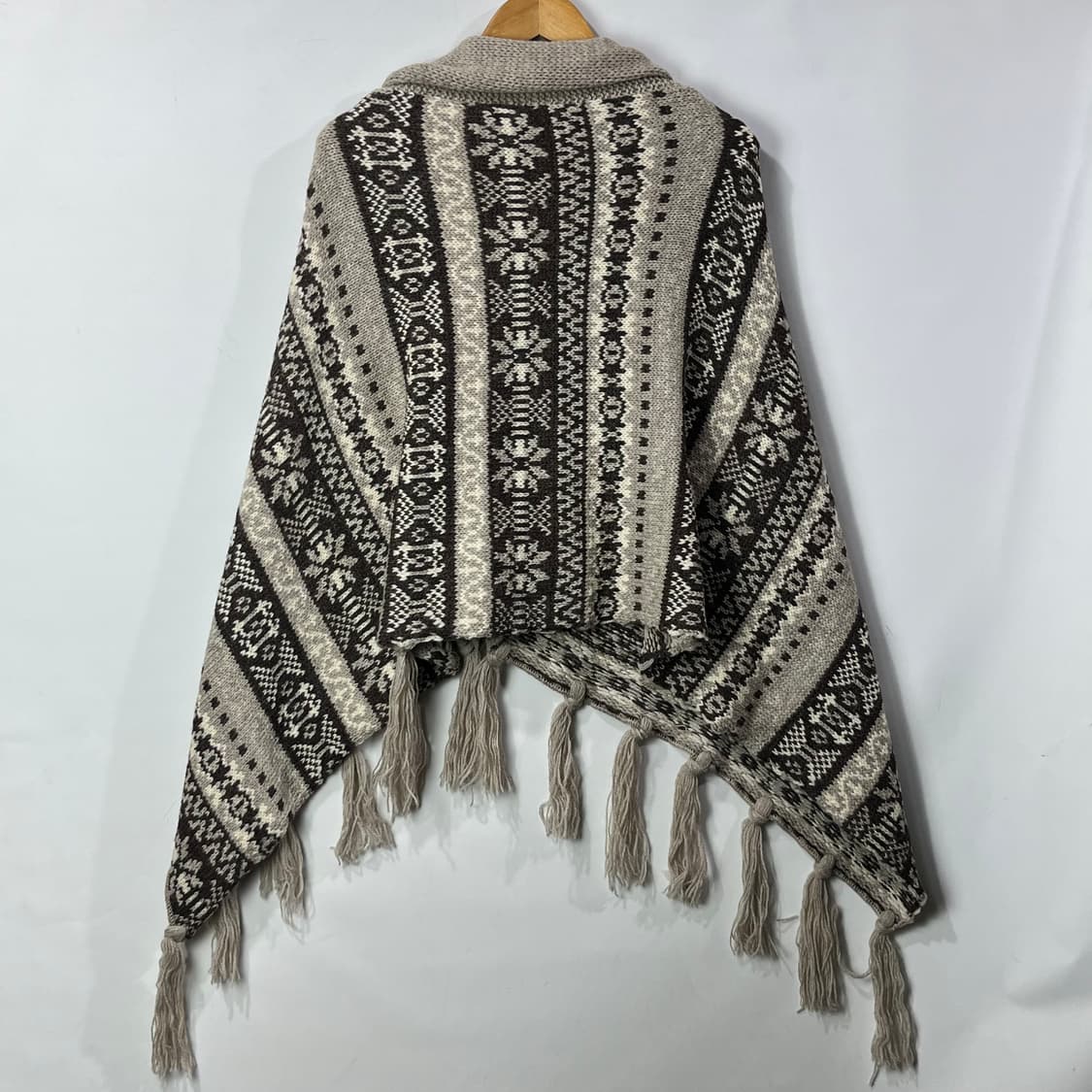 [Highland 2000] 하이랜드2000 노르딕 패턴 프린지 케이프 상품이미지2