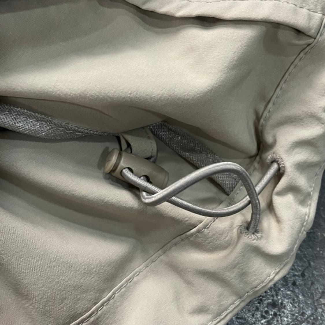 100 캘빈클라인 퍼포먼스 바람막이 상품이미지5