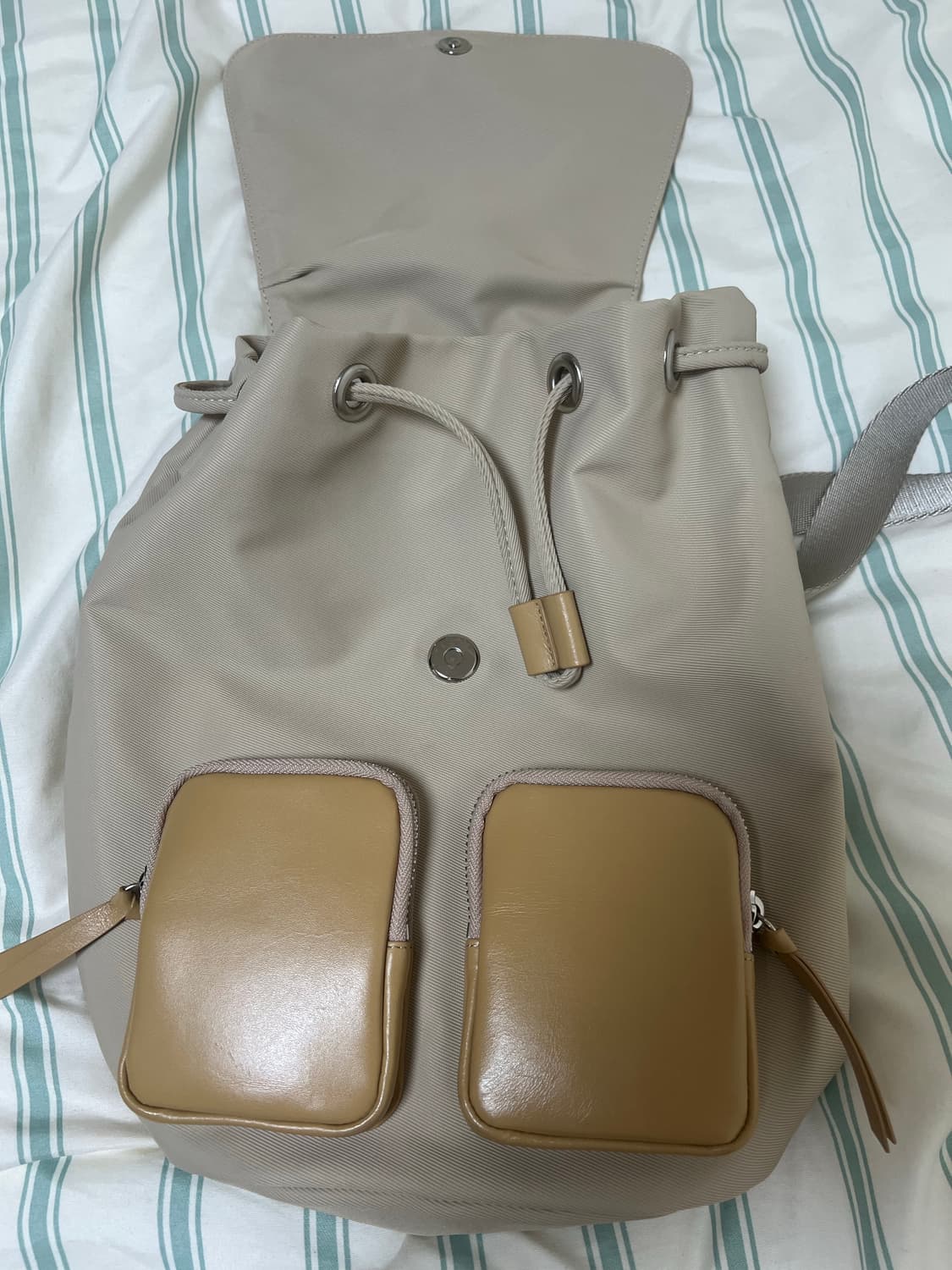 미닛뮤트 클로백팩 모카베이지 상품이미지2