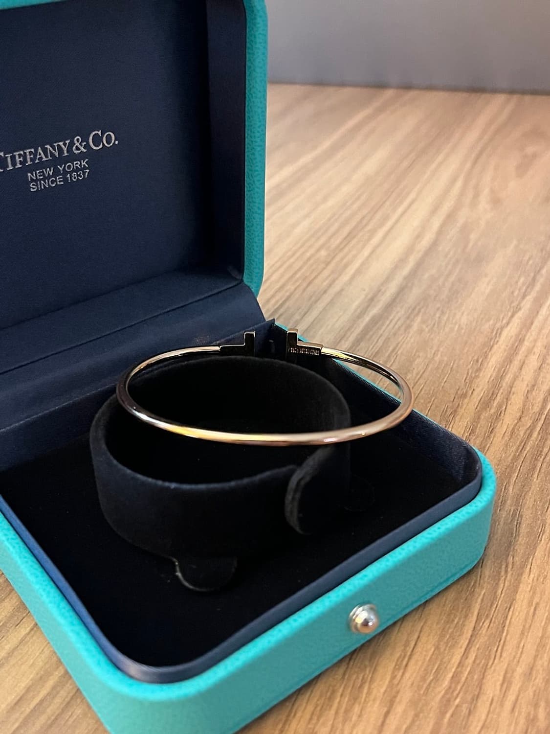 티파니앤코 (Tiffany & Co.) T 와이어 네로우 티 팔찌 상품이미지7