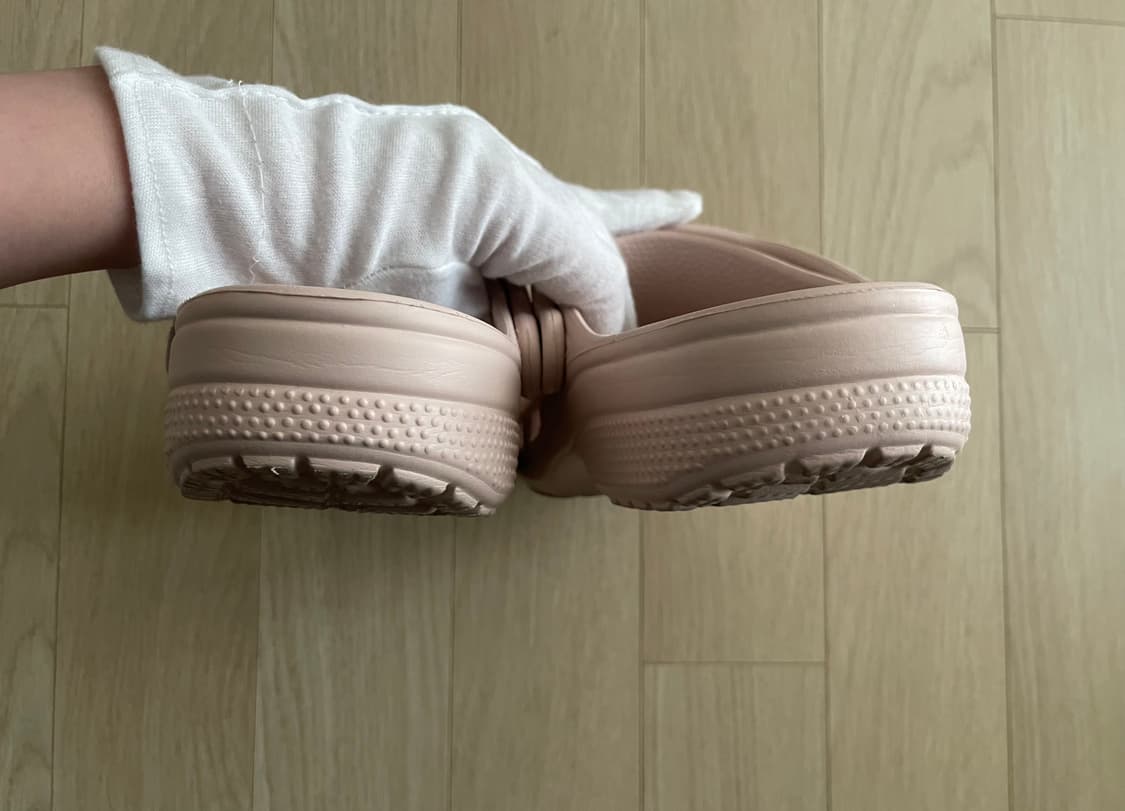 크록스 클래식 240 쿼츠 딸기우유 / 2회 착용 중고  상품이미지6