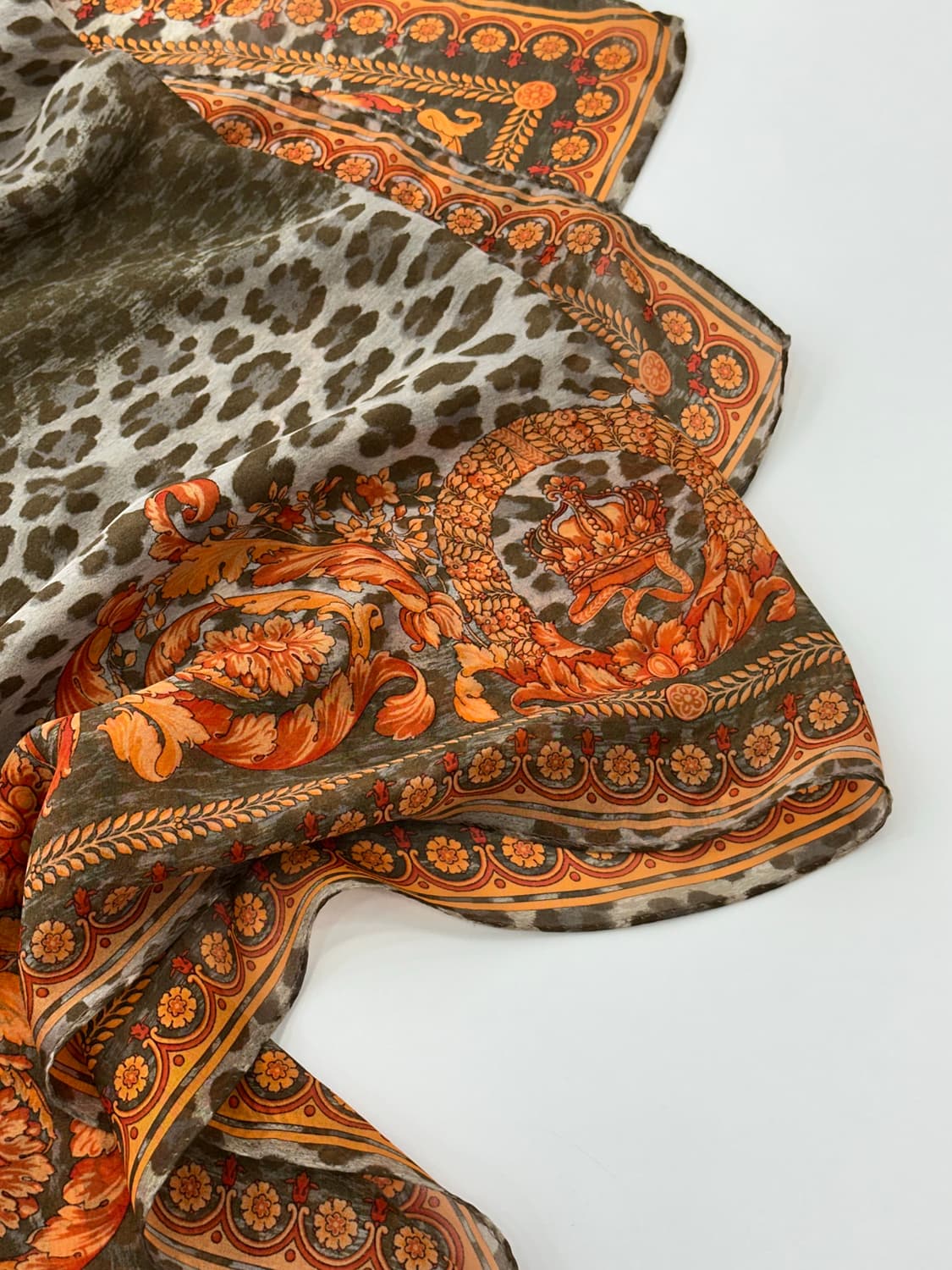 베르사체 실크 숄 머플러 상품이미지1