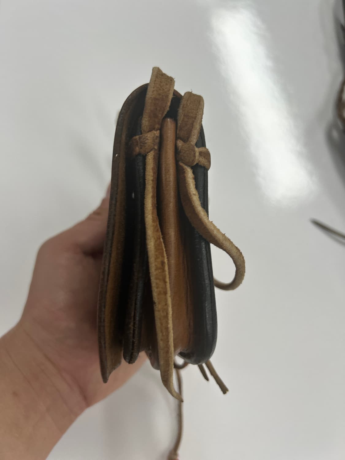 goros 고로스 새들레더 콘초 웨이스트 메디슨백 상품이미지3