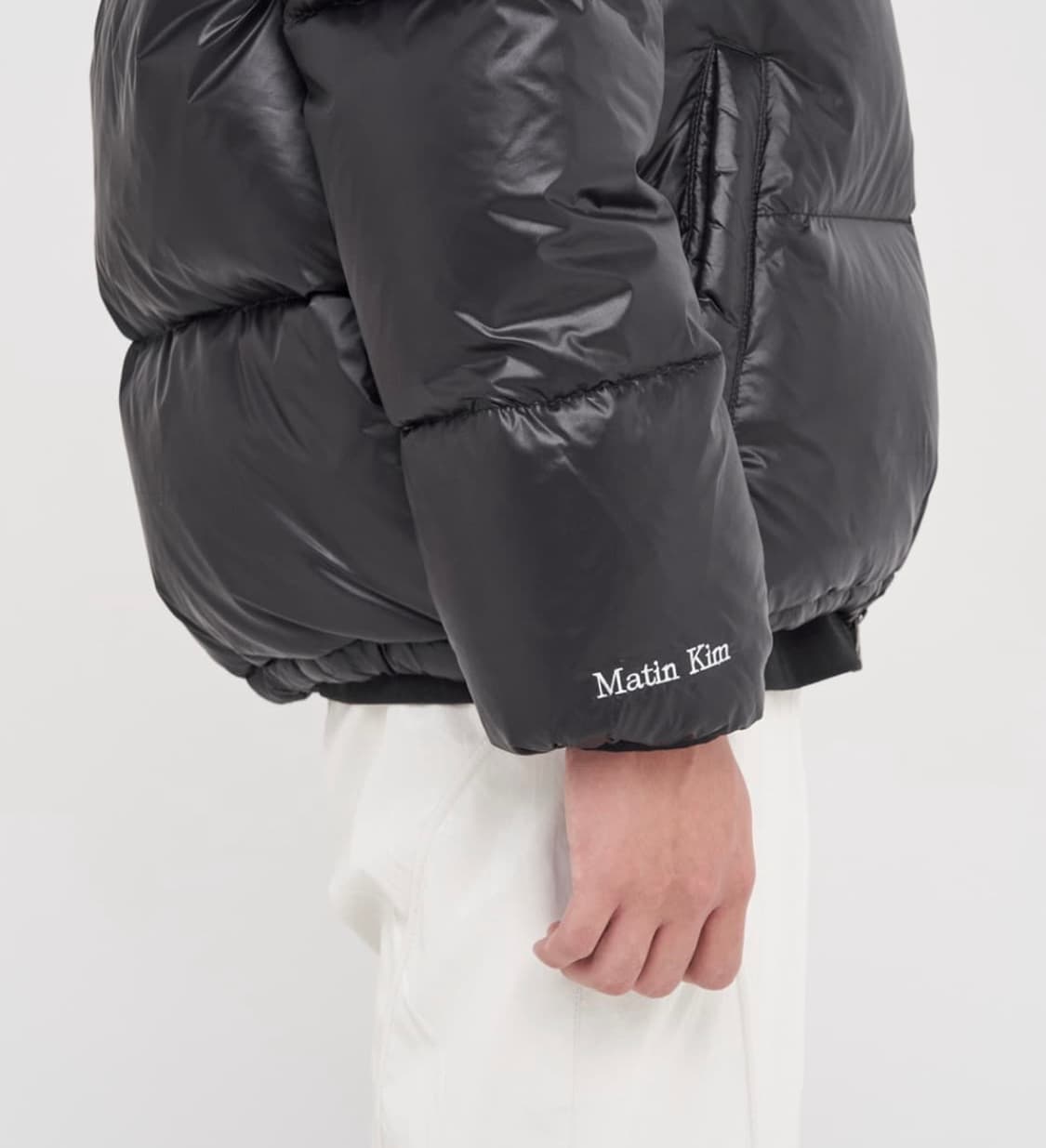 마뗑팀 패딩 GLOSSY PUFFER JACKET IN BLACK 상품이미지4