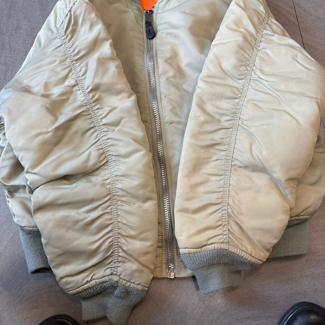 90년대 생산 알파인더스트리 라이트그레이 양면 ma-1 자켓 상품이미지8