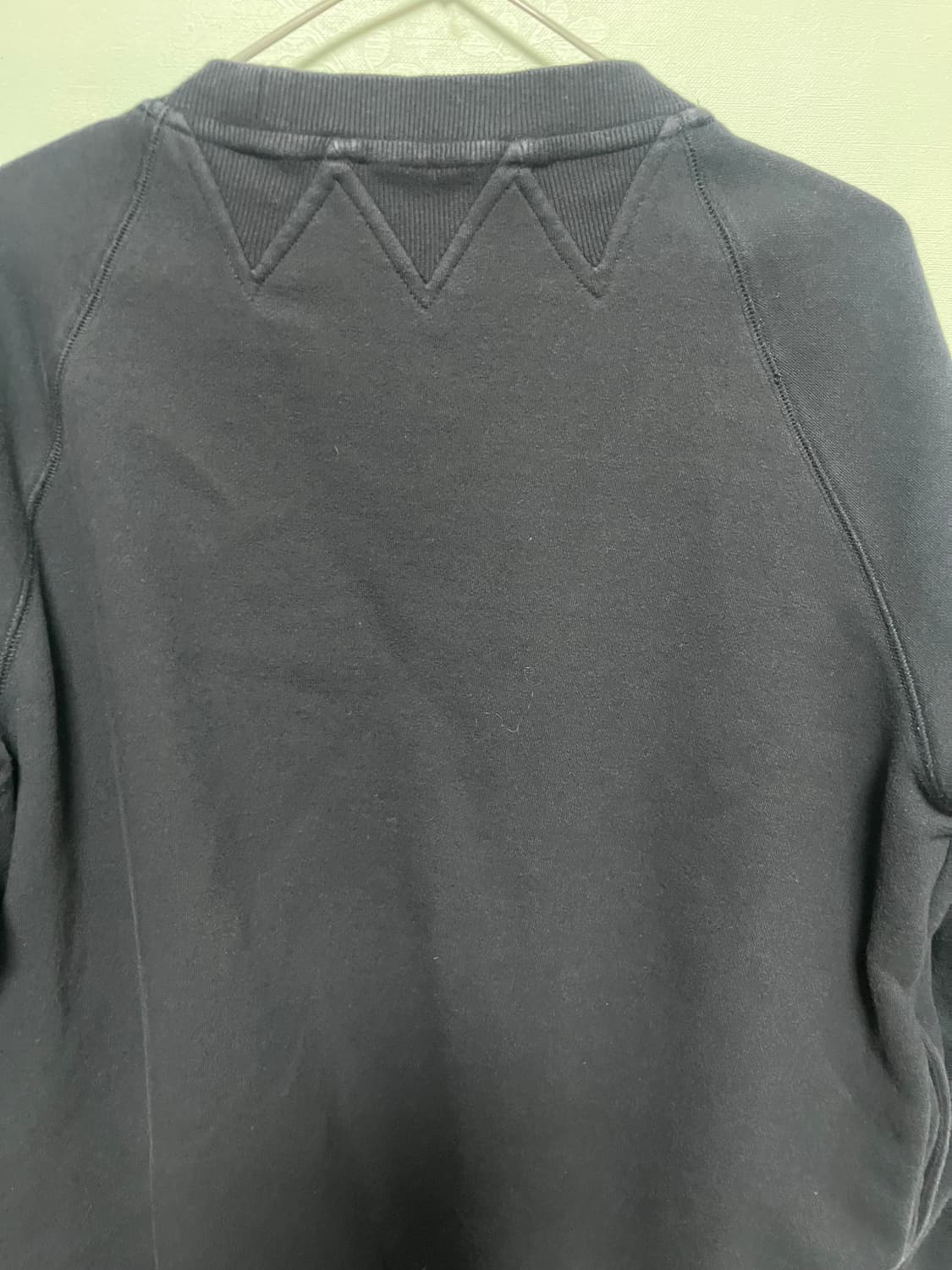 럭키슈에뜨 네이비 맨투맨 티셔츠 상품이미지5