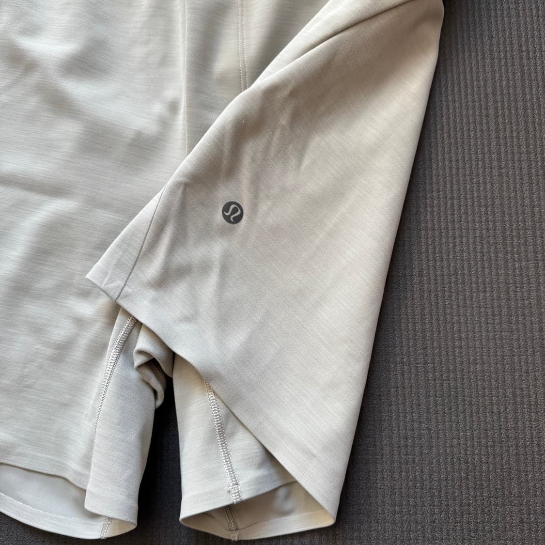 룰루레몬 밸런스 쇼츠 6인치 남성 m 사이즈 판매합니다. 상품이미지3