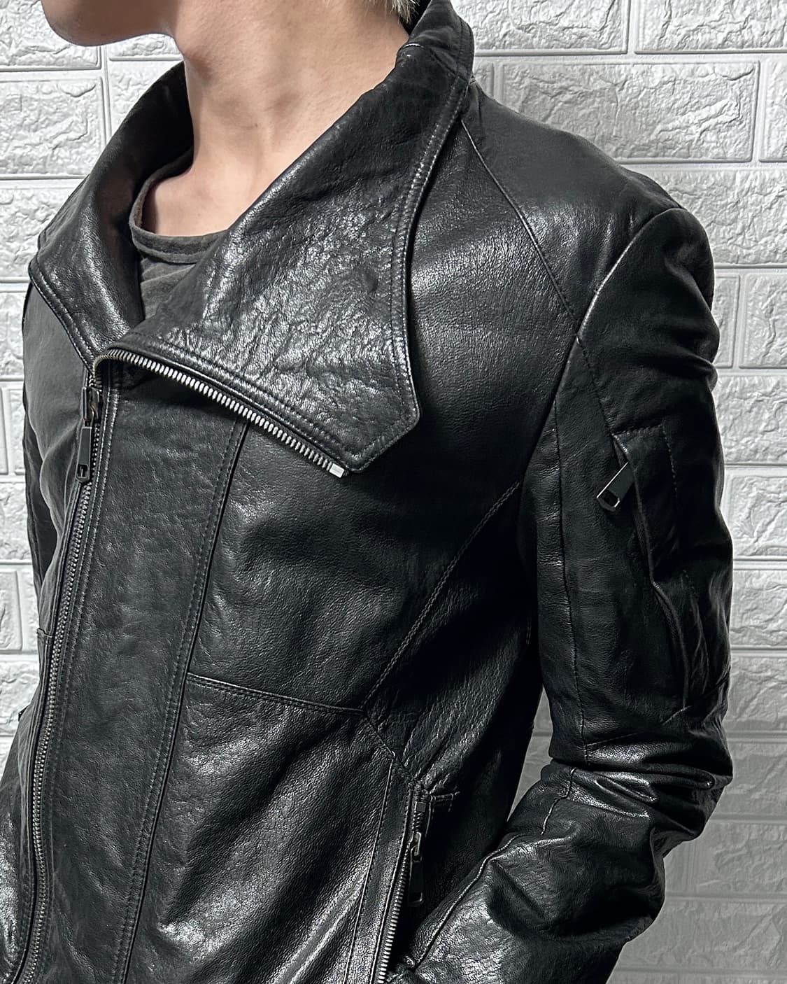 시스템 옴므 사선 하이넥 램스킨 자켓 상품이미지5