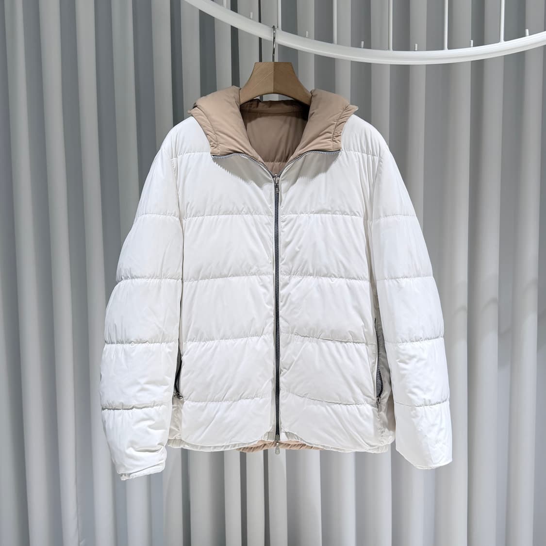 (B/L) / 브루넬로 쿠치넬리 리버시블 다운 패딩 자켓 화이트 브라운 상품이미지1