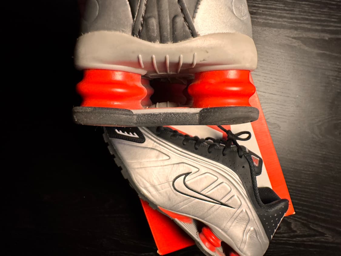 나이키 샥스 R4 메탈릭실버 레드 290 상품이미지3