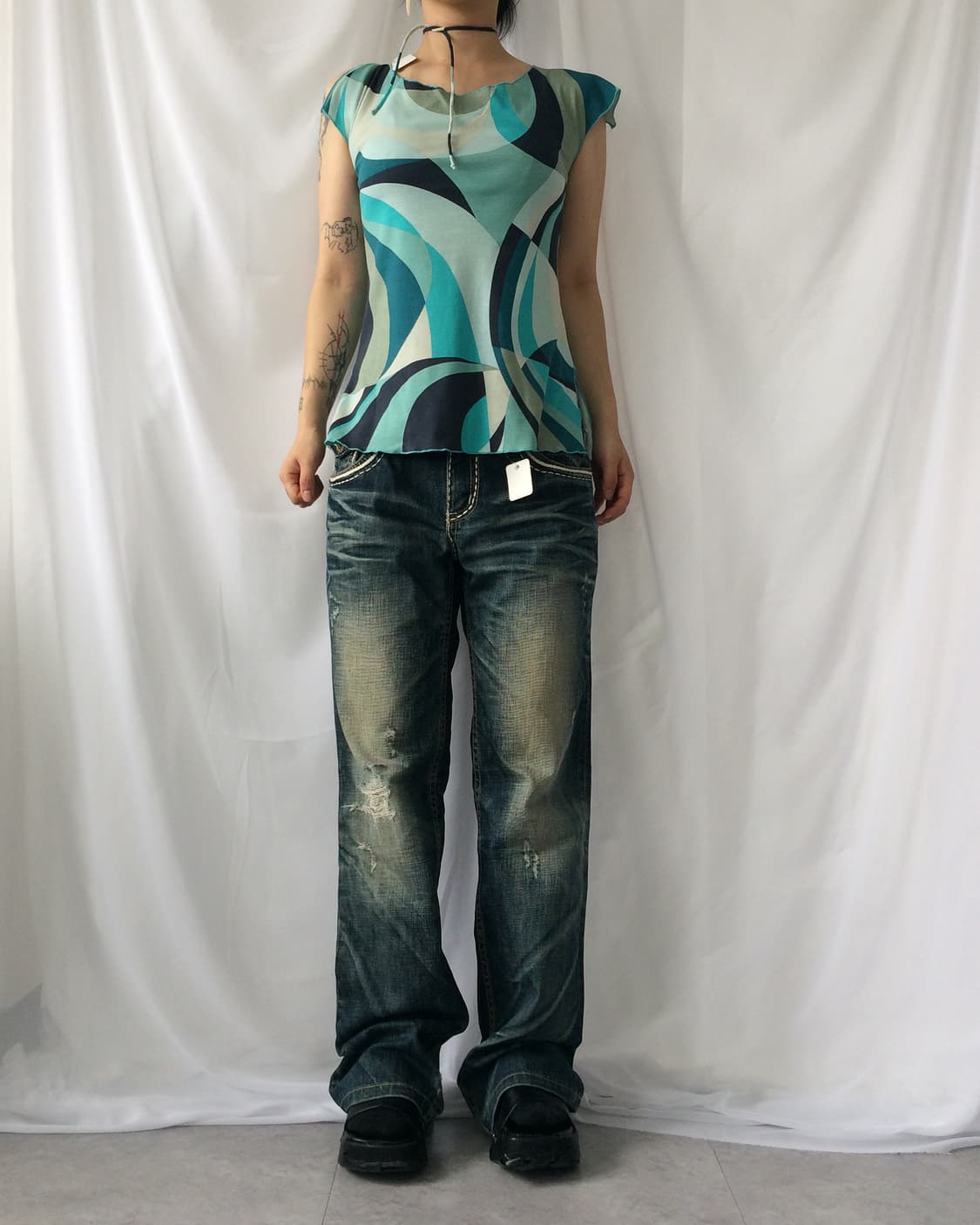 Pattern point back lace up top 상품이미지1