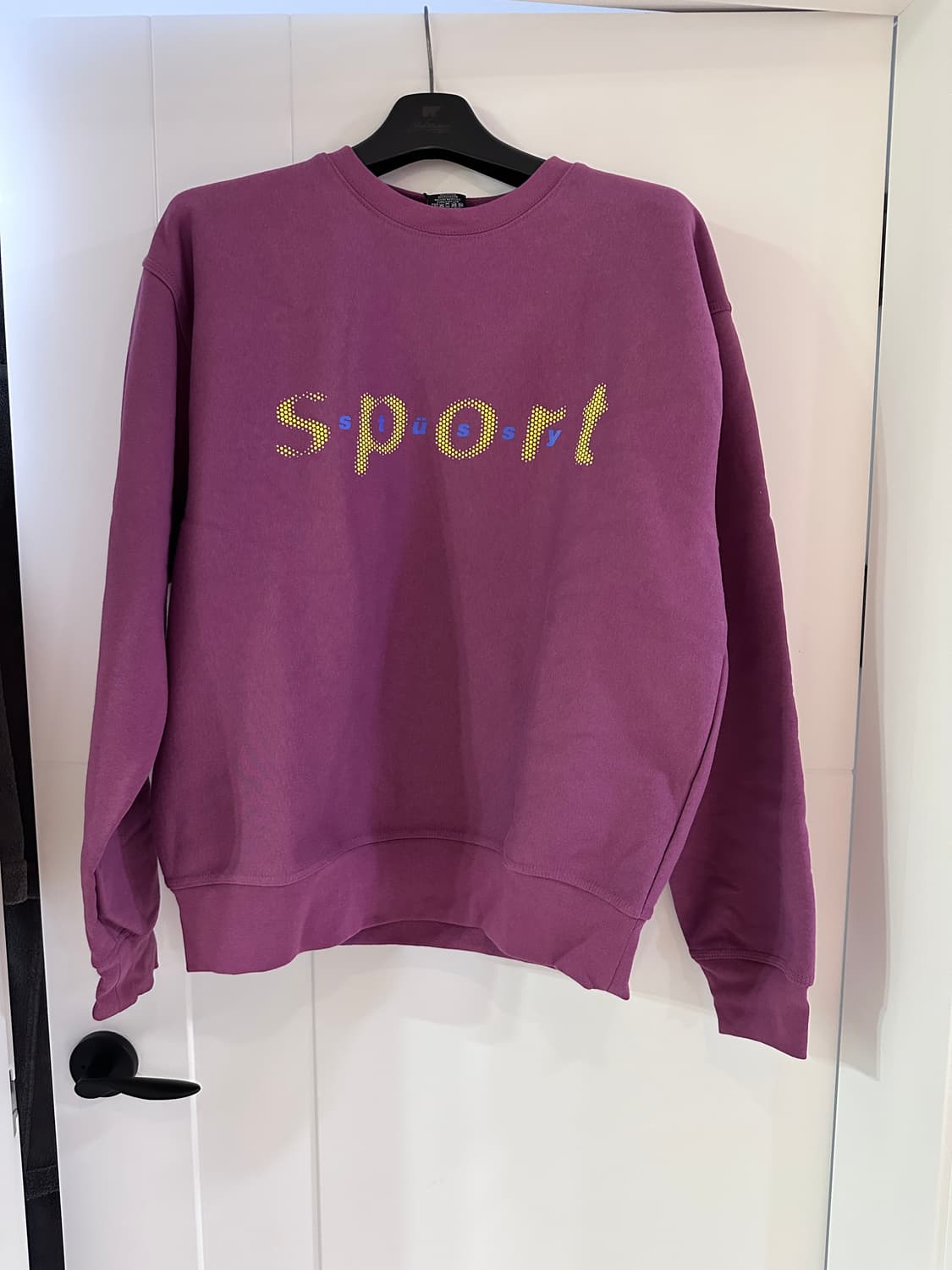 스투시 스포츠 맨투맨 베리 컬러 L 사이즈 크림 정품 새상품  상품이미지1