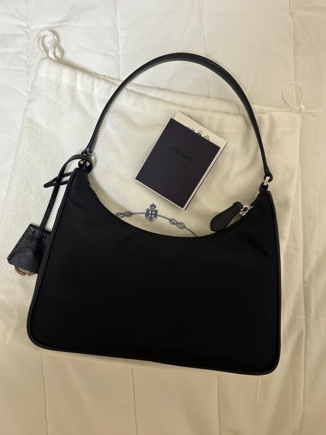 프라다 리에디션 2005 리나일론 호보백 사피아노 블랙 상품이미지2