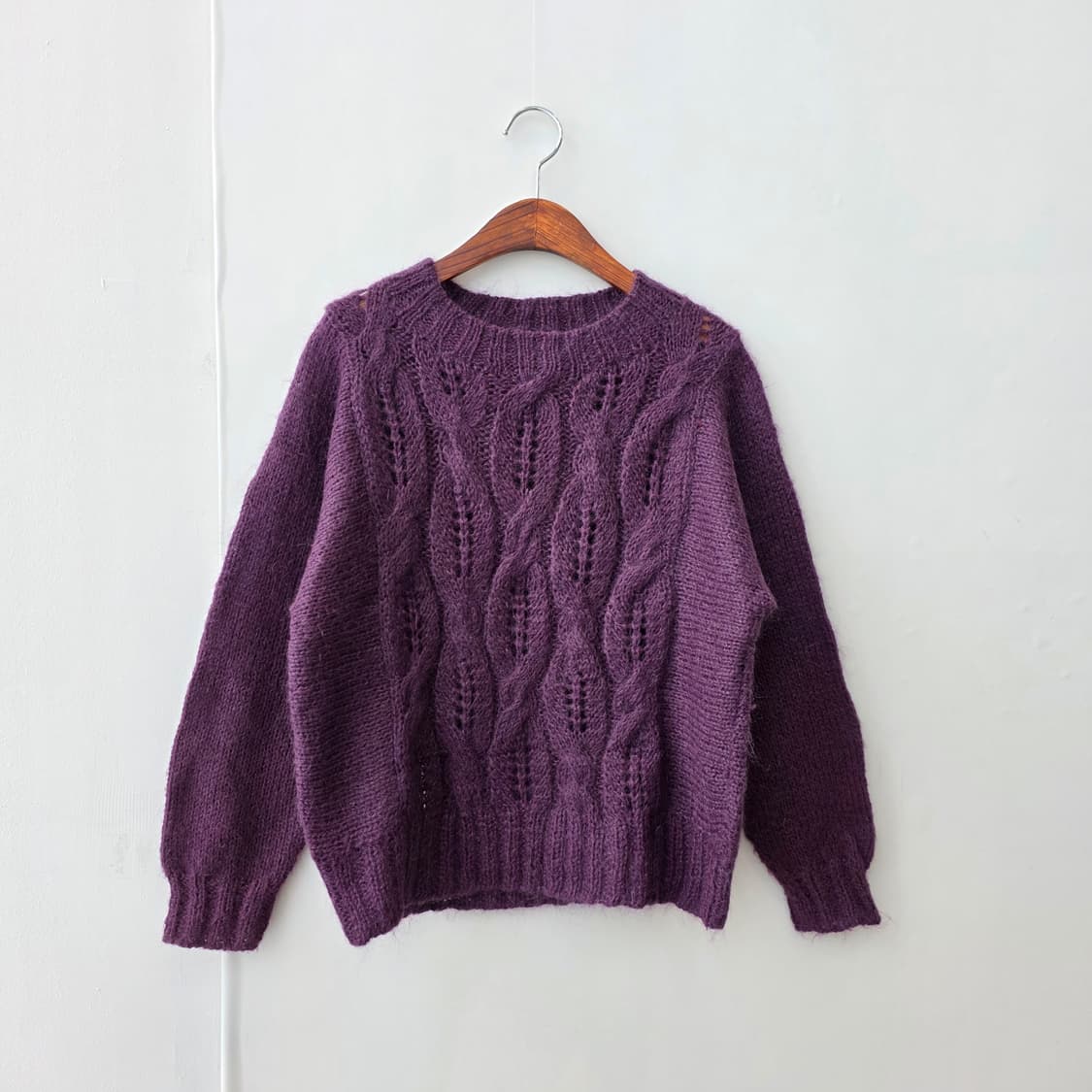 퍼플 헤어리 케이블 니트 상품이미지1