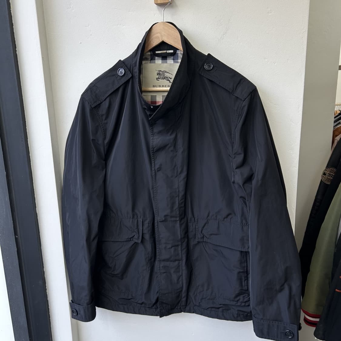 15329 - 버버리 블랙 나일론 자켓 상품이미지2