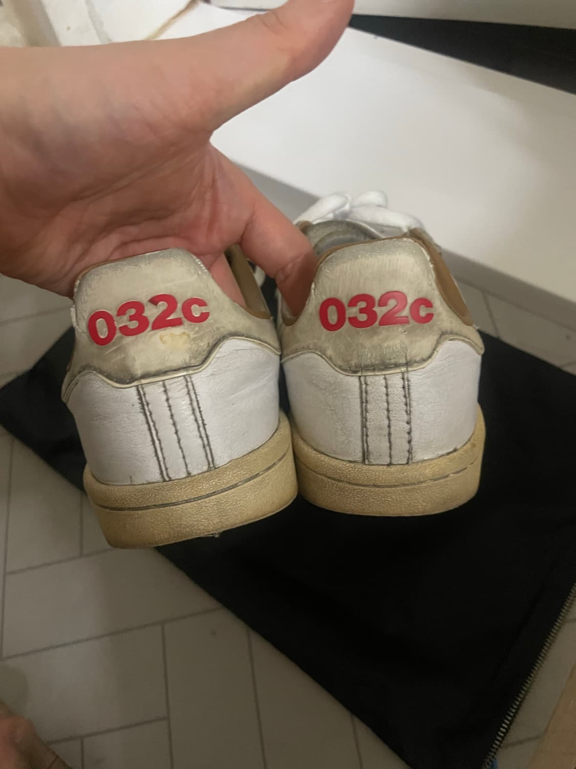 032c 아디다스 42사이즈 상품이미지1