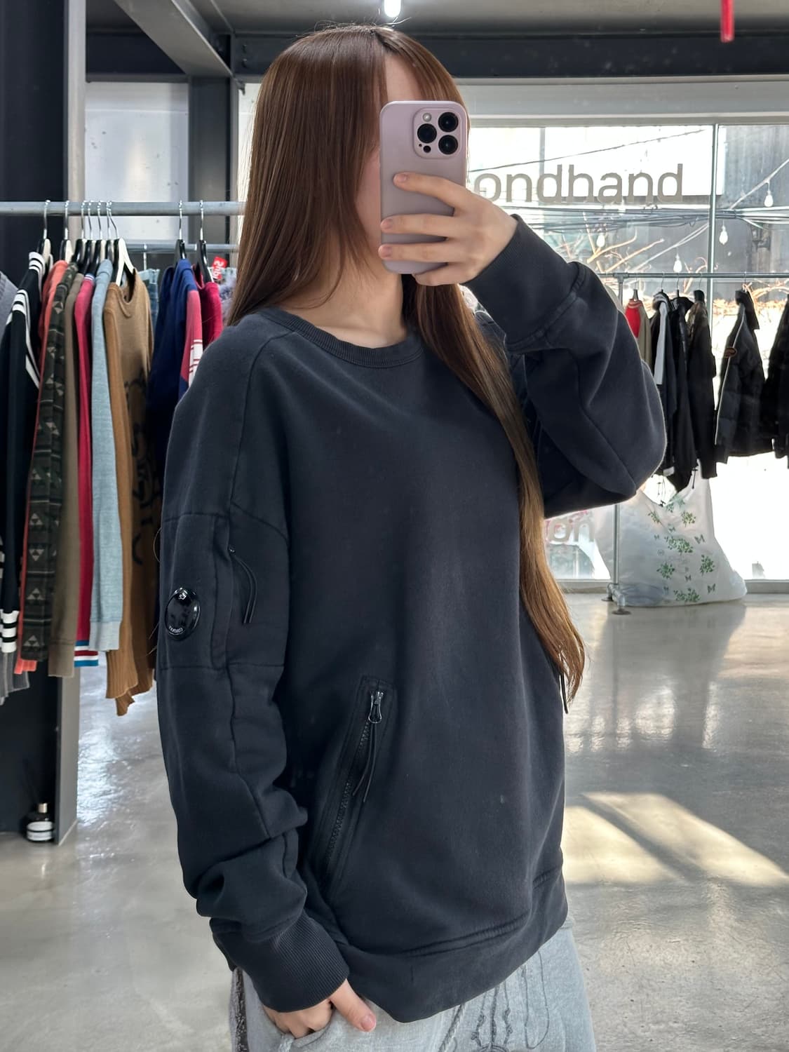 CP컴퍼니 렌즈와펜 핸드워머 맨투맨 상품이미지1