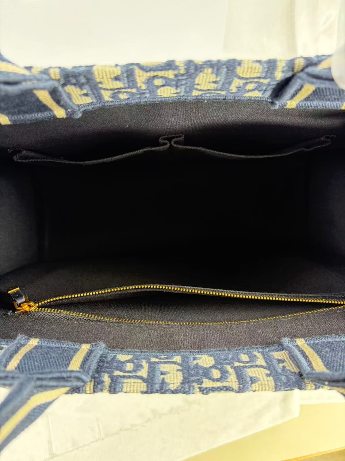 디올 오블리크 북 토트 레더 라지 백 상품이미지6