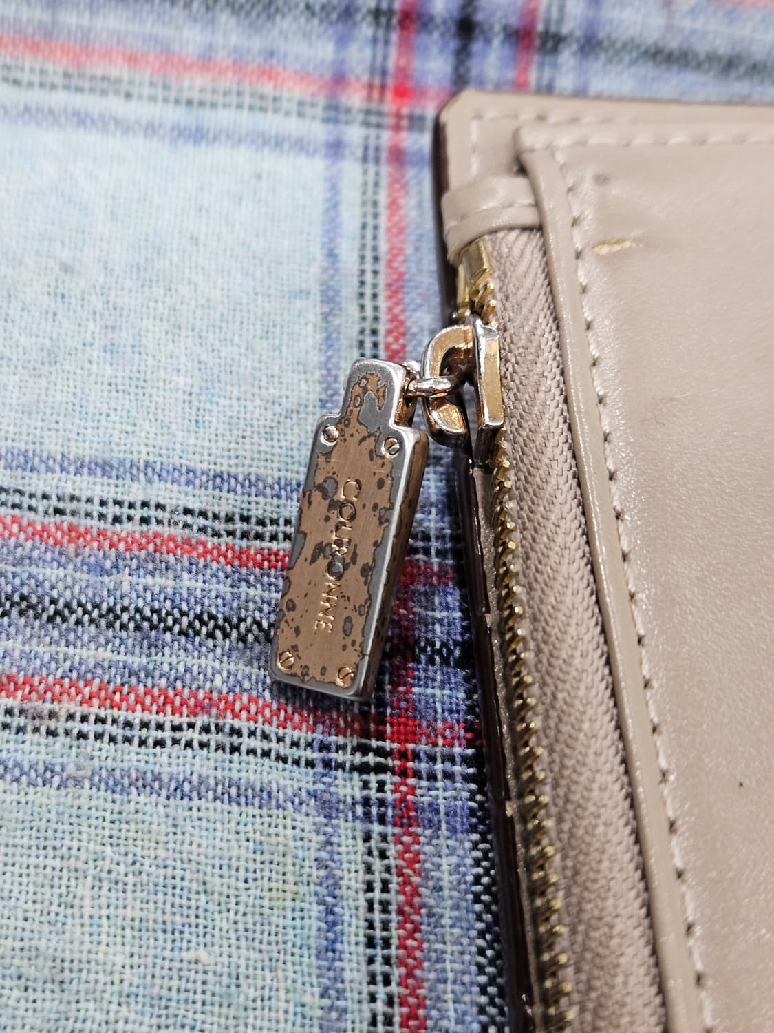 쿠론(COURONNE) 골드 뱀피무늬 여성 장지갑 상품이미지7