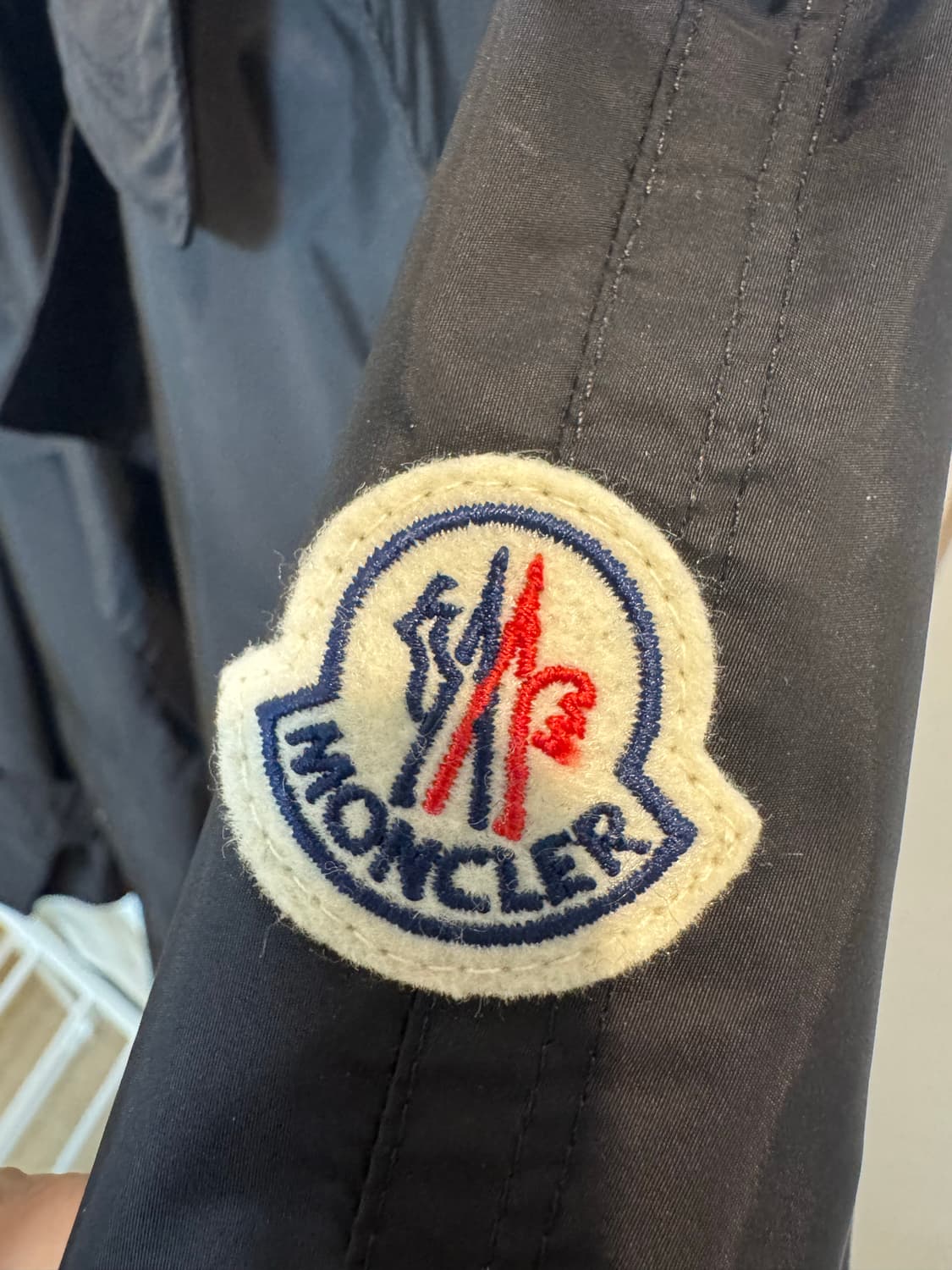 몽클레어 국내정발 트렌치 바람막이 블랙(미사용 새제품) 상품이미지6