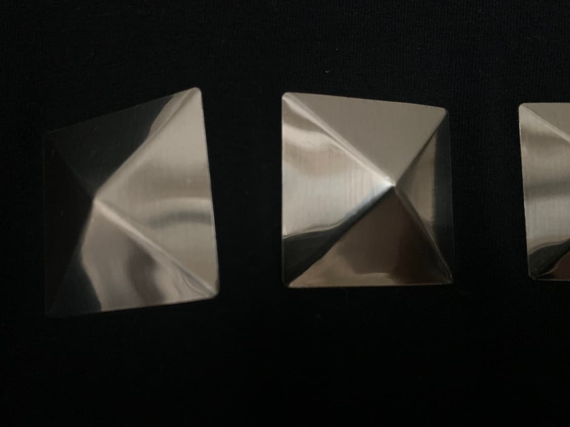 Zucca Metallic Square Studded T-Shirt 상품이미지4