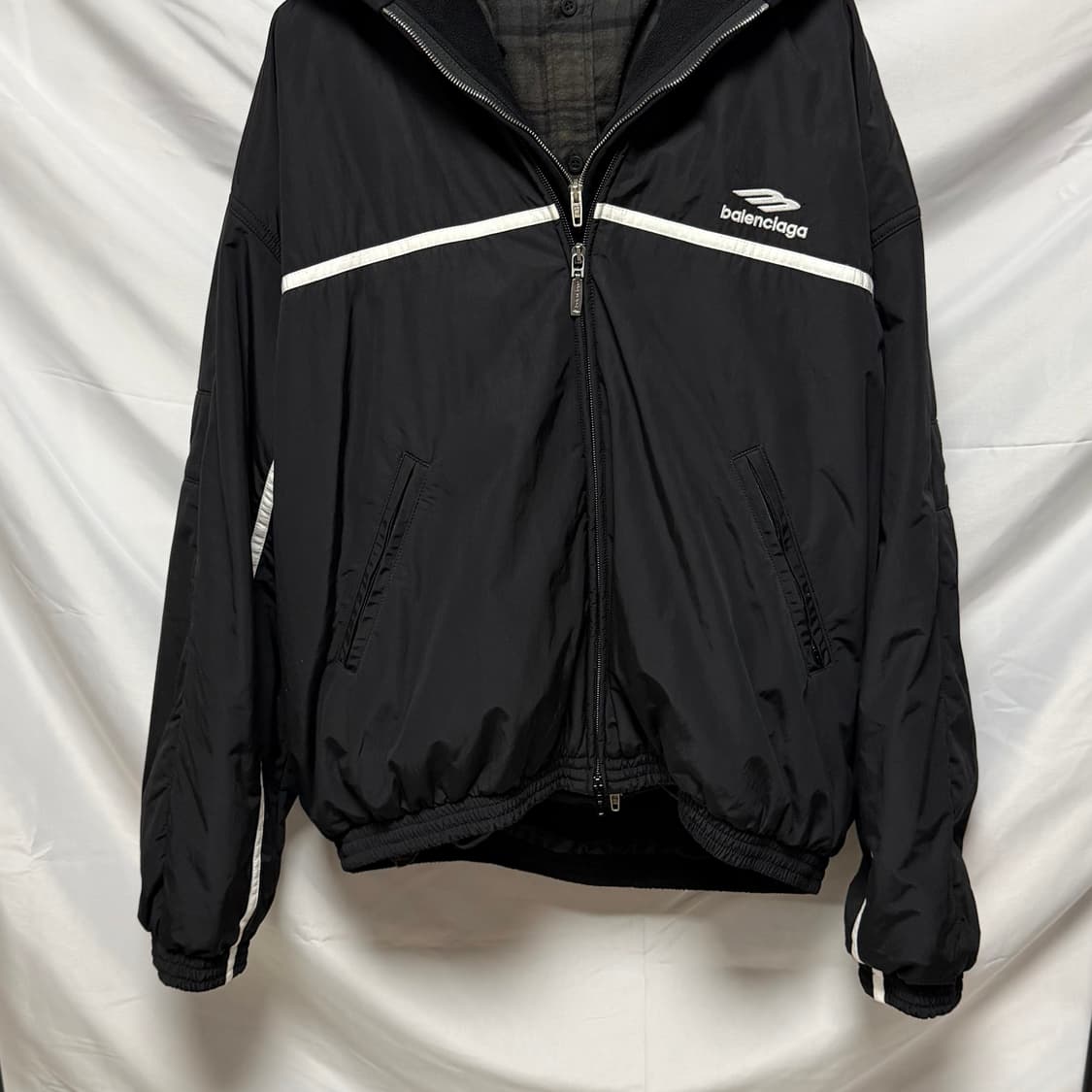 [S+급/3] 발렌시아가 3B 레어이드 트랙 바람막이 자켓 상품이미지3