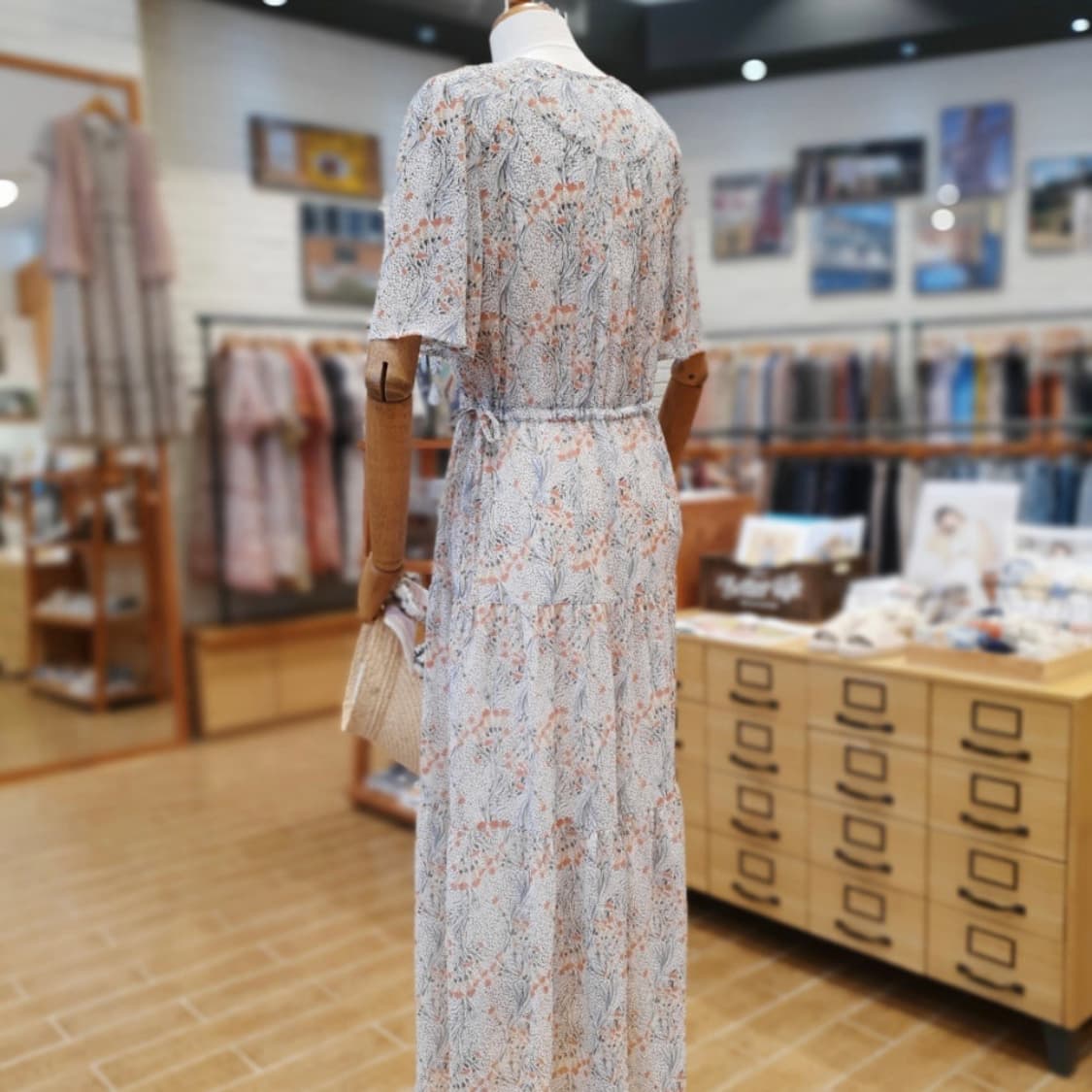 써스데이아일랜드 스모킹 변형 절개 소매 원피스 상품이미지3