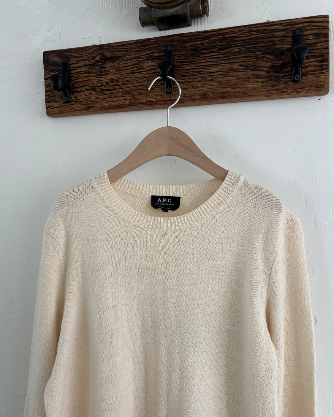 A.P.C. 아페쎄 핑크자수로고 아이보리컬러 유넥 니트 상품이미지7