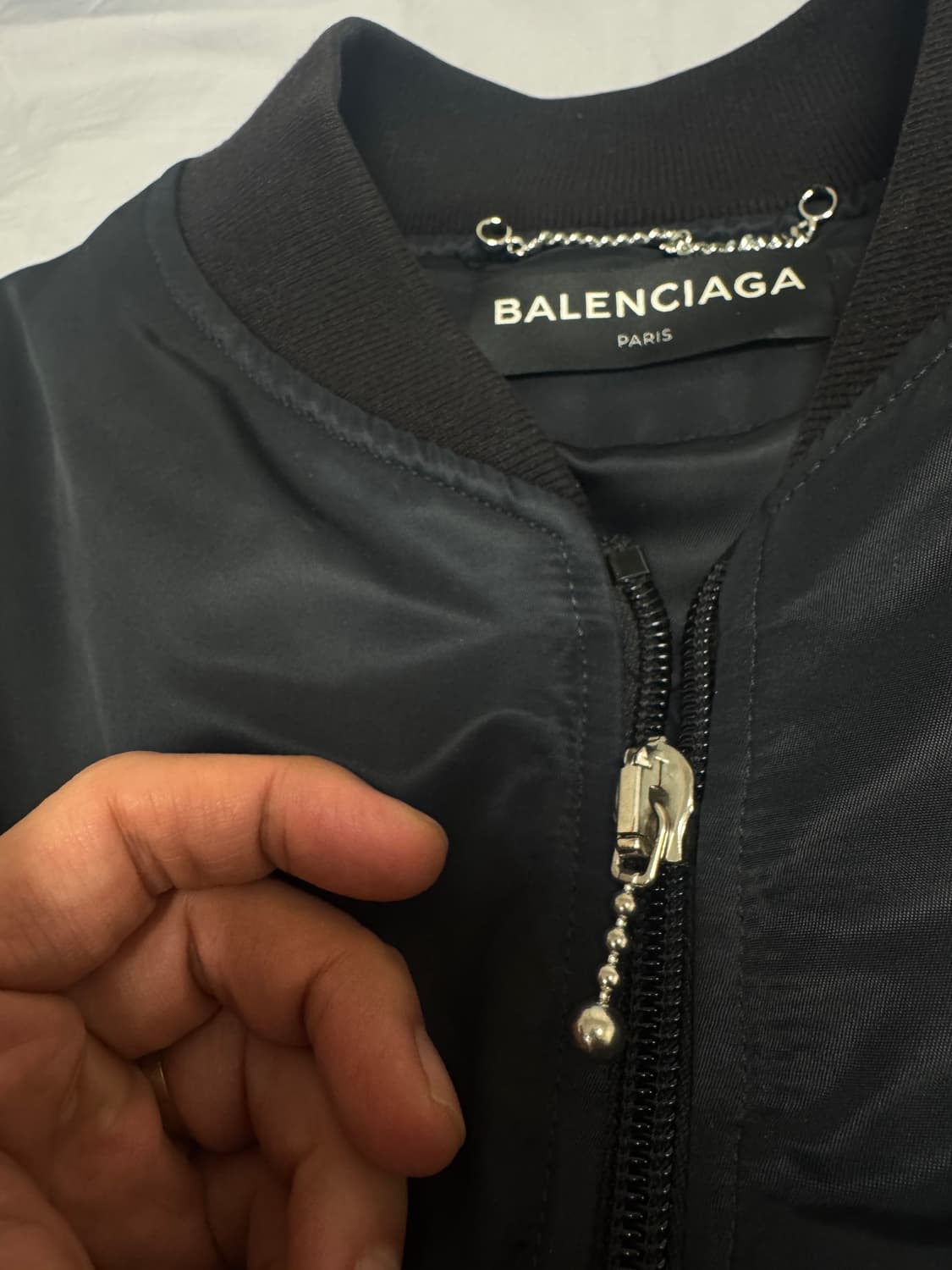 [54] 발렌시아가 17시즌 봄버 블랙 (로고X) 상품이미지9