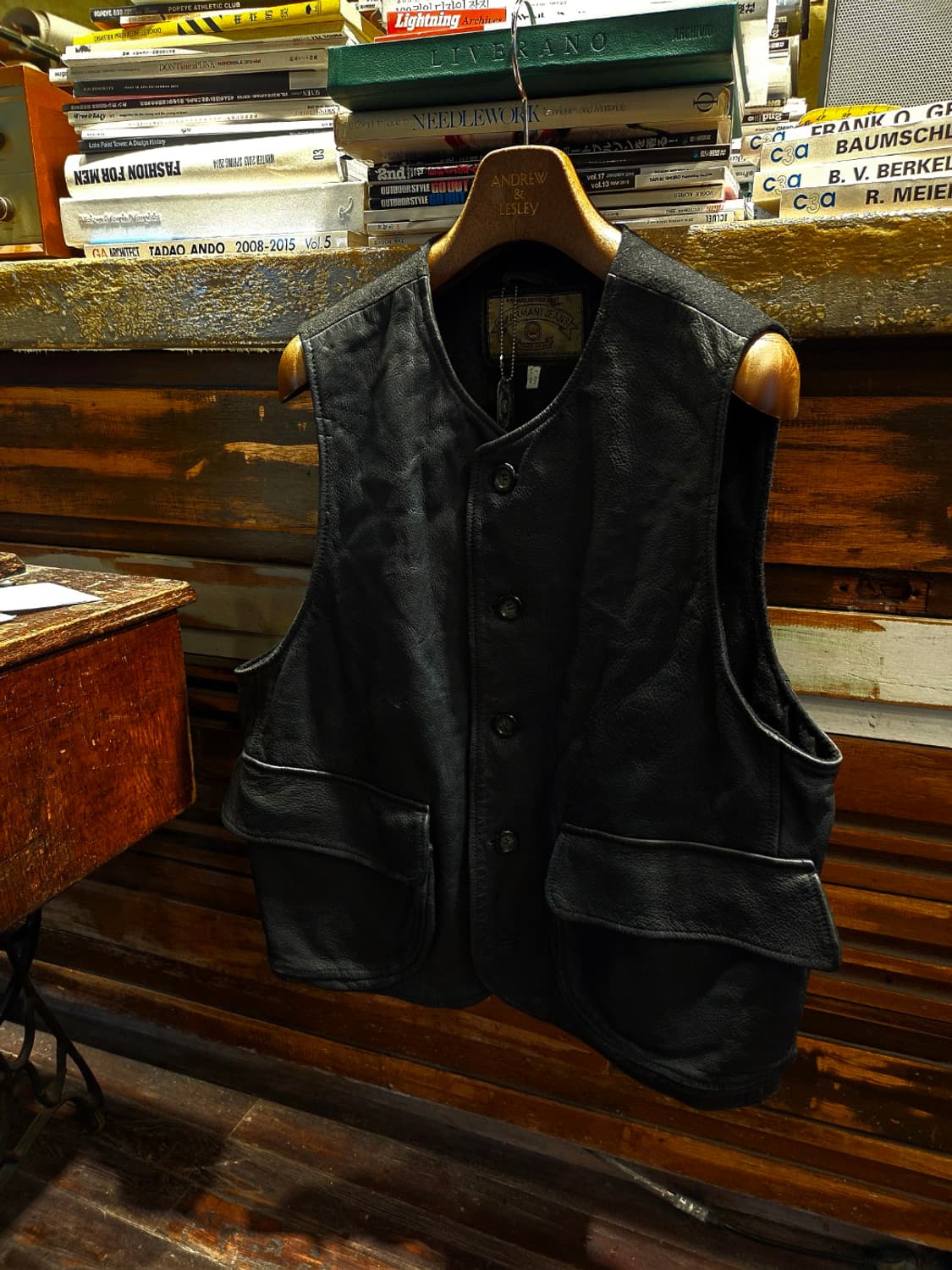 아르마니 카우하이드레더 베스트 상품이미지1