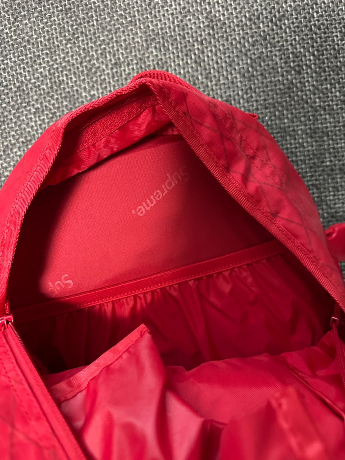 슈프림 백팩 레드 상품이미지4