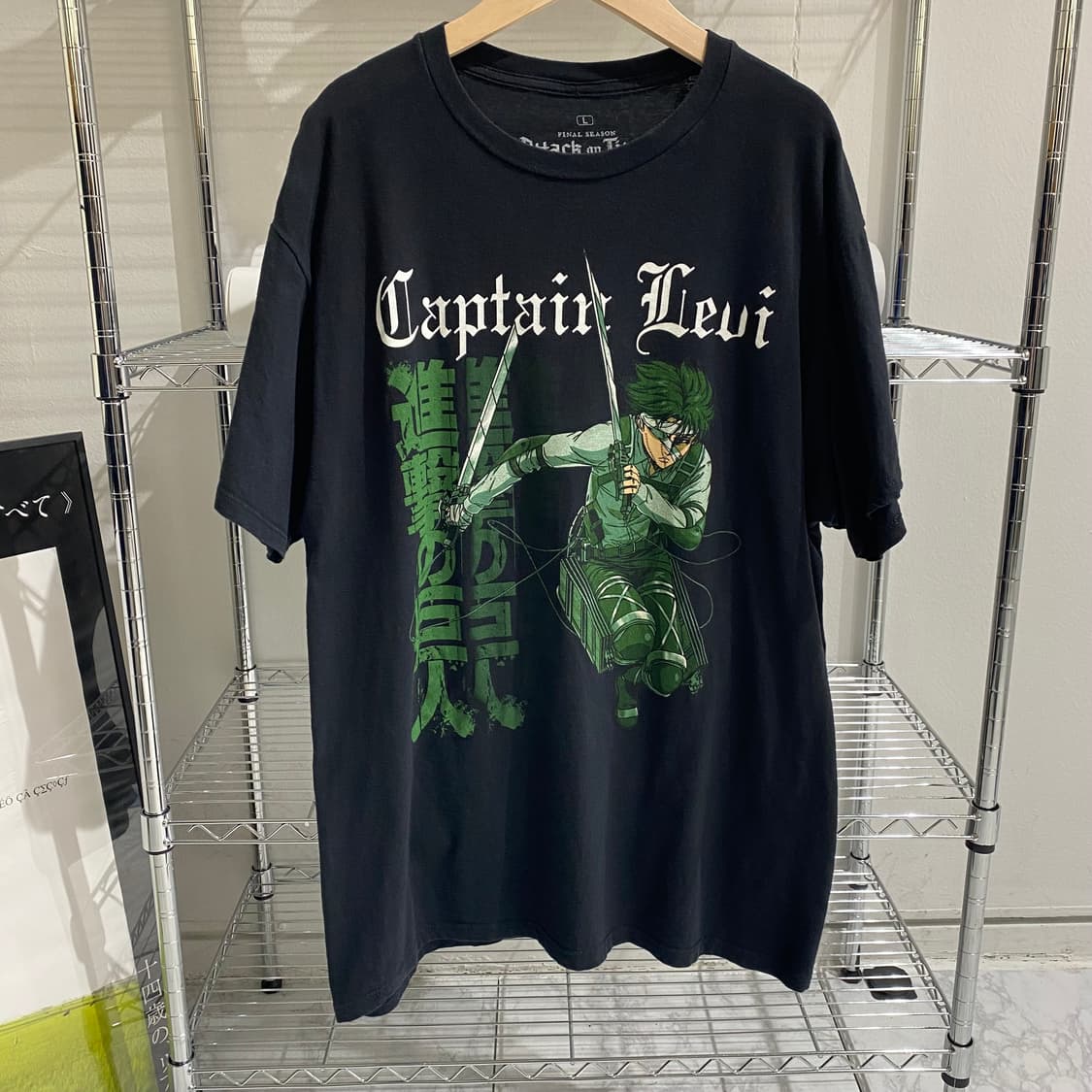 진격의거인 리바이 오피셜 애니메이션 티셔츠 상품이미지1