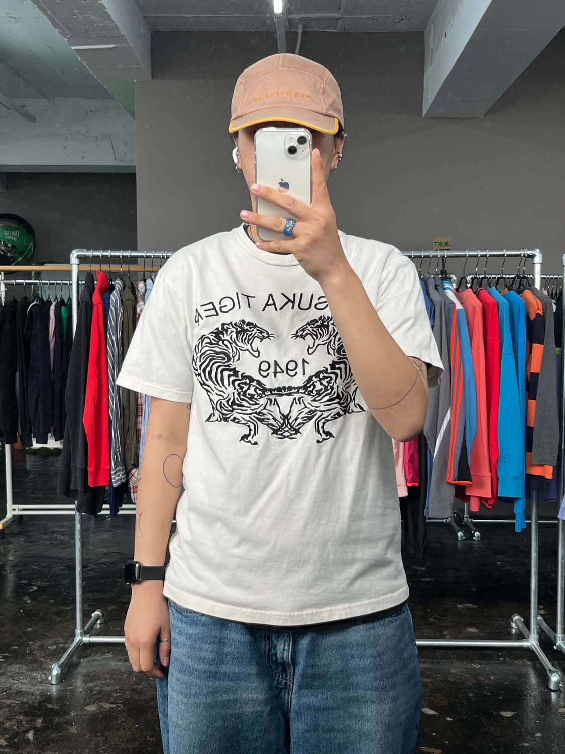 오니츠카 타이거 자수 반팔 티셔츠 상품이미지2