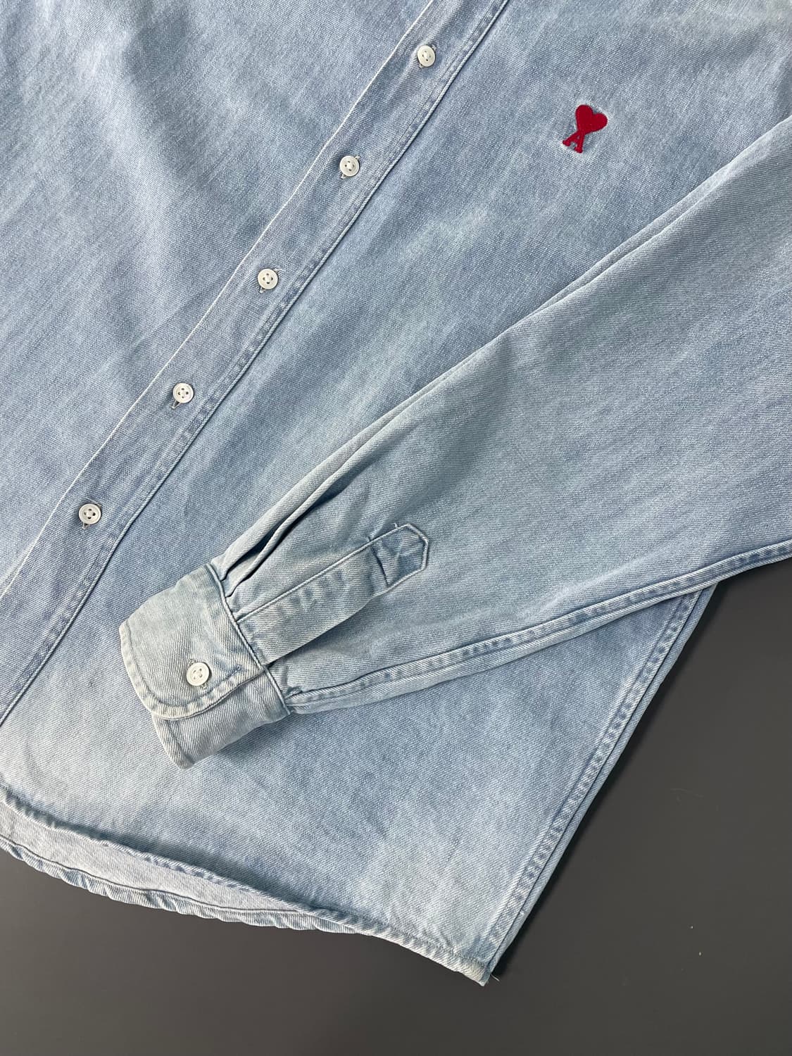 AMI 아미 스몰 하트 자수 로고 데님 셔츠 상품이미지5