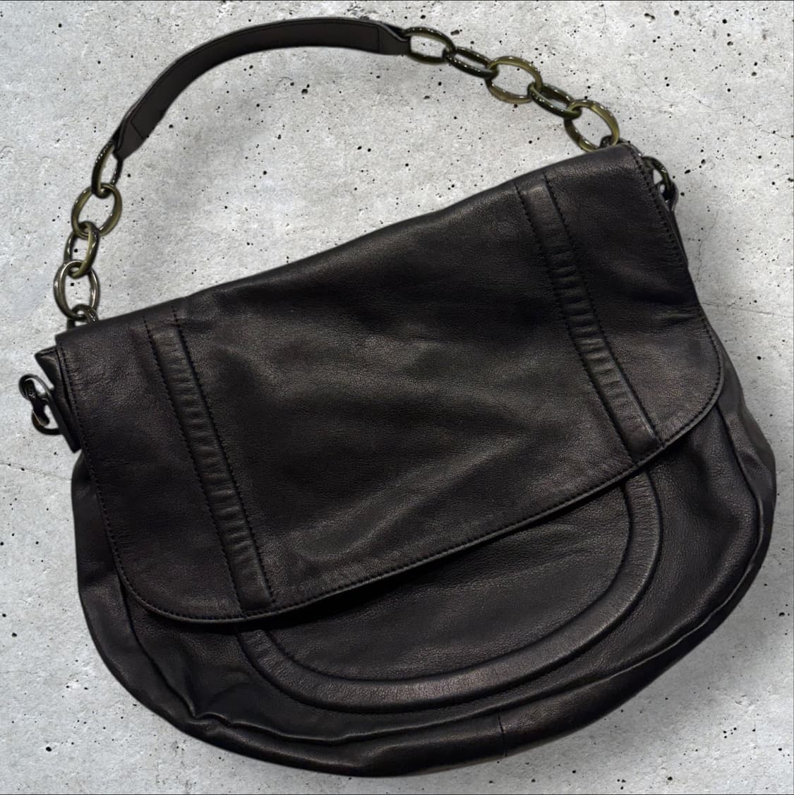 마뗑킴 파리 미들백 가죽 체인 숄더백 블랙 상품이미지1